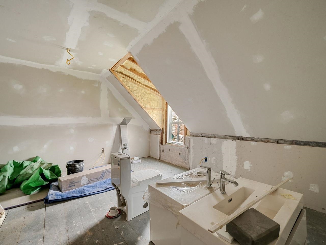 81 East River Road Property Photo 33