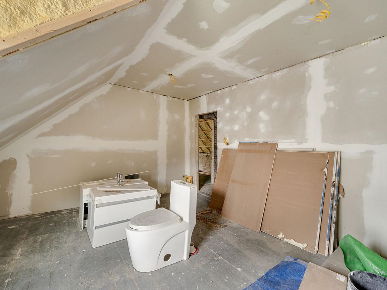 81 East River Road Property Photo 35