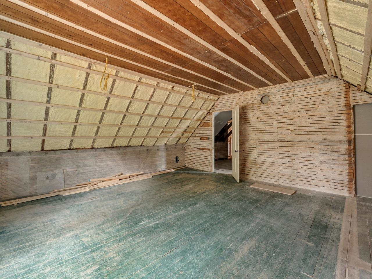 81 East River Road Property Photo 38