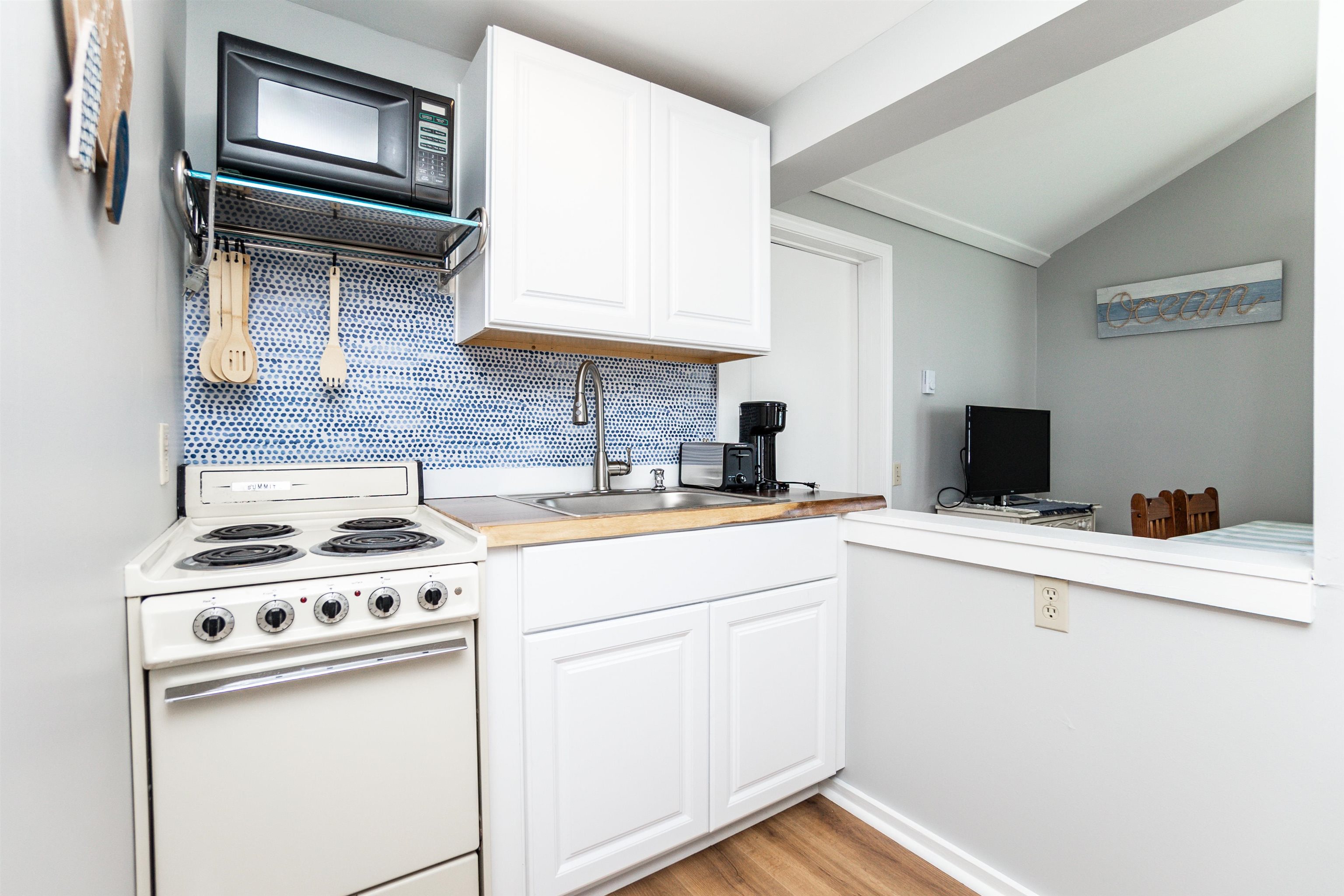 401a Ocean Boulevard Property Photo 3