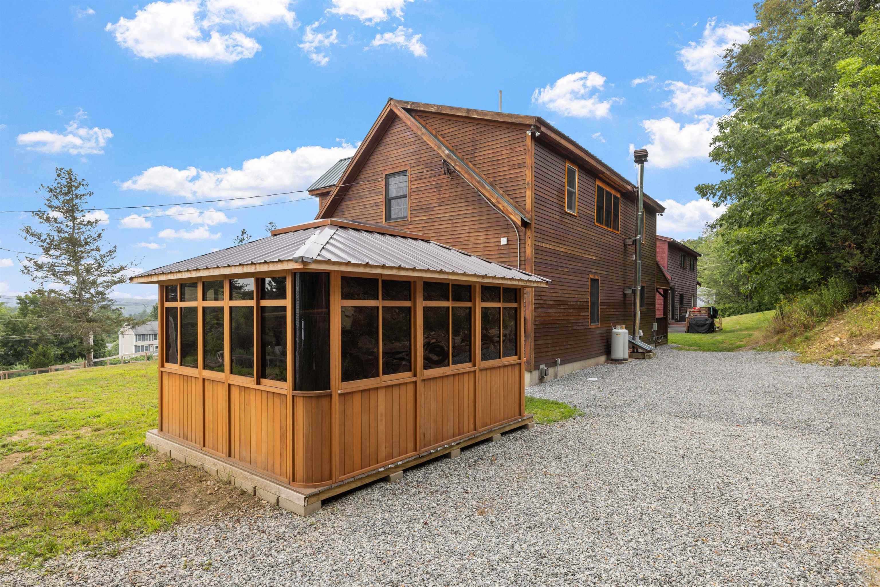 455 Carrie Avenue Property Photo 4