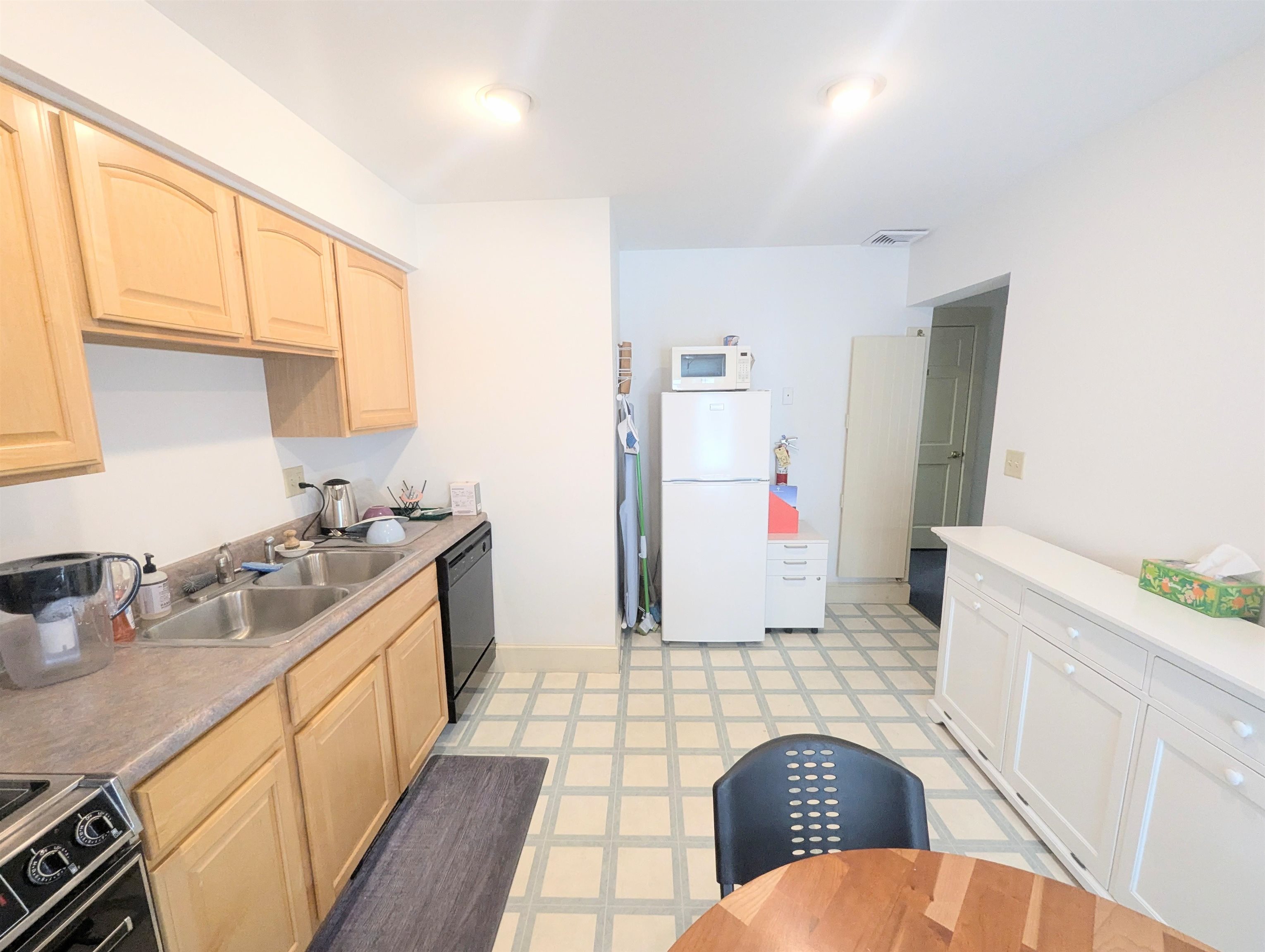 1097 Main Street Property Photo 10