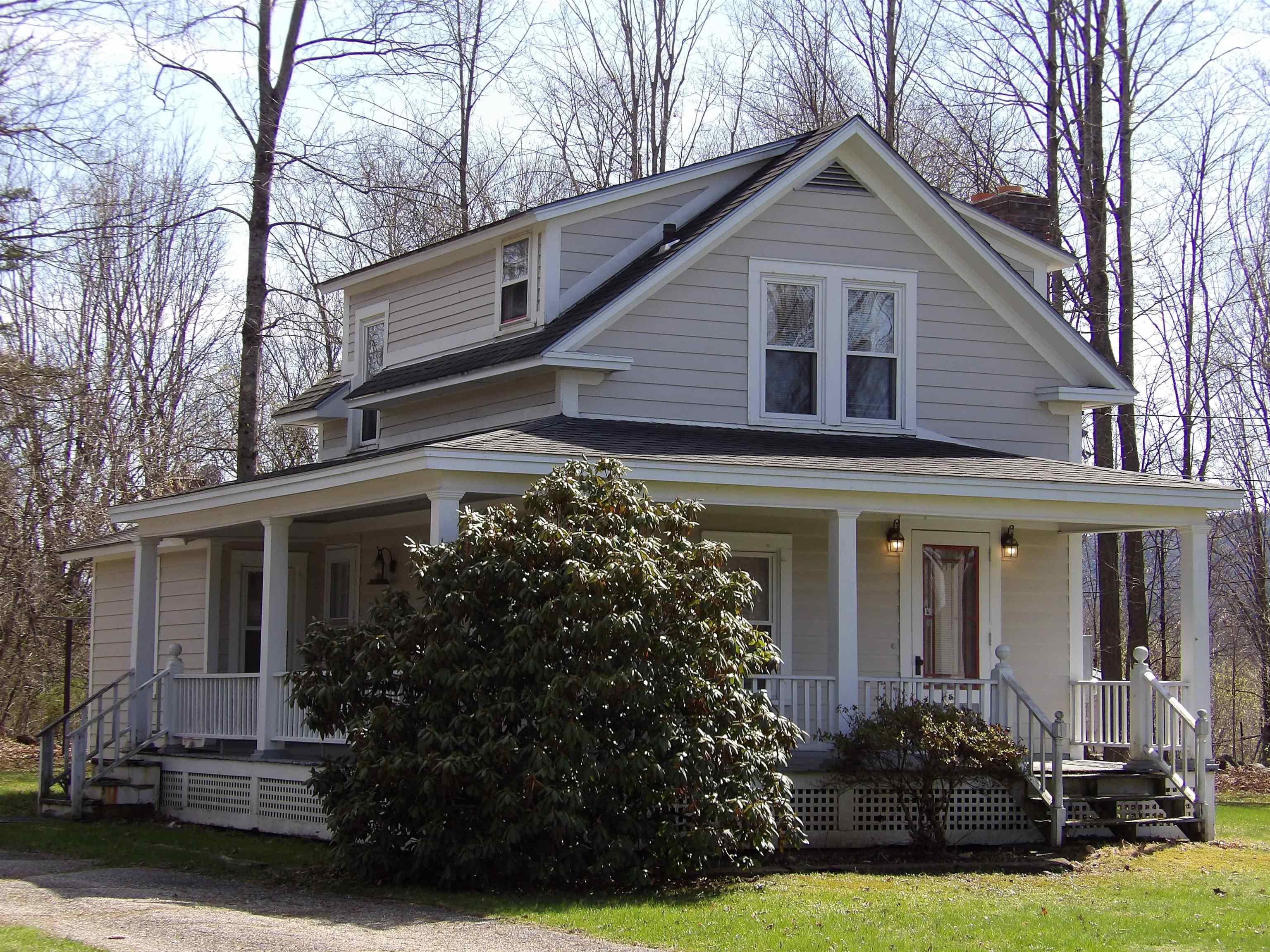 43 Middle Road Property Photo 1
