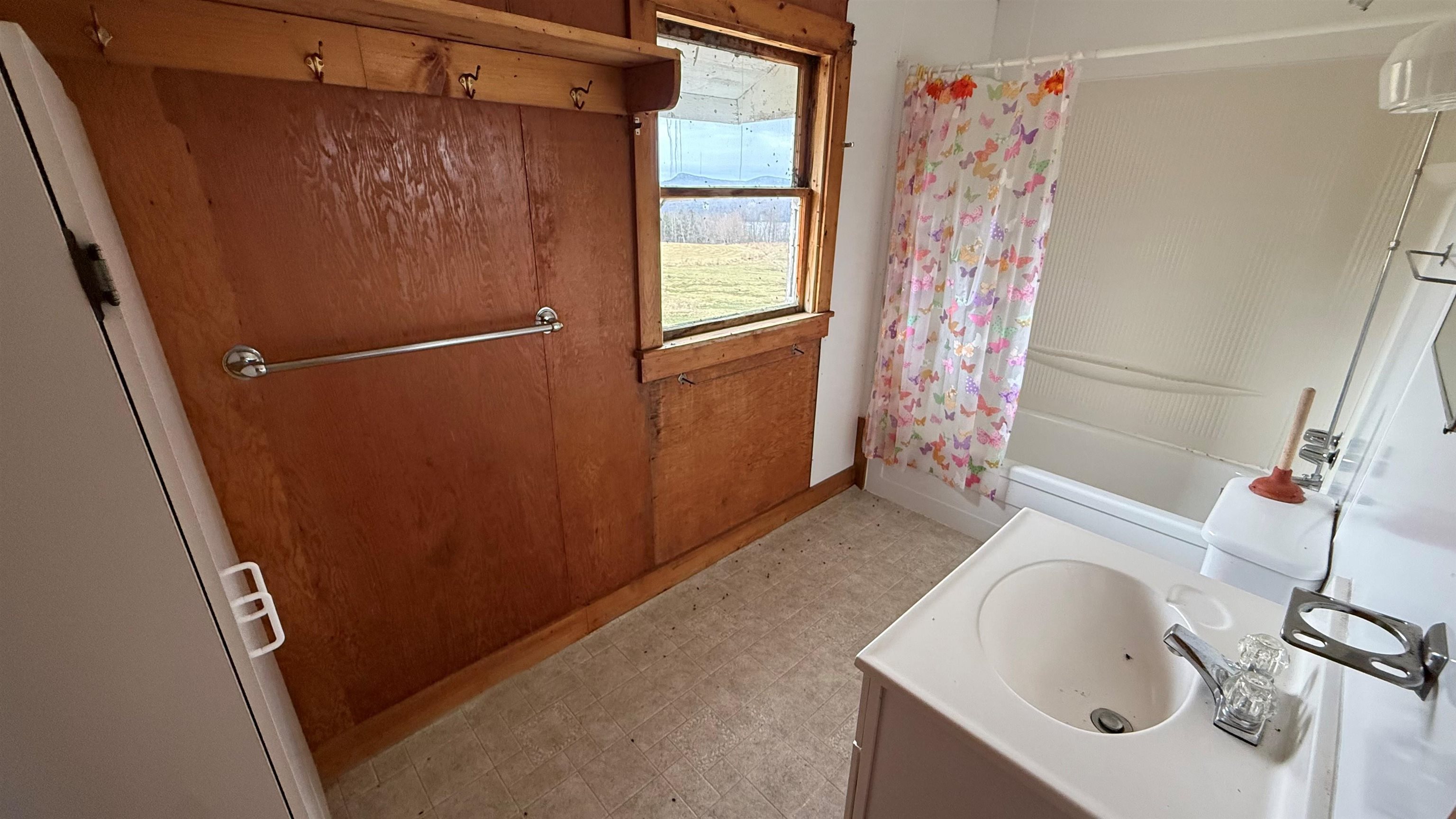 178, 210 Lacross Lane Property Photo 15