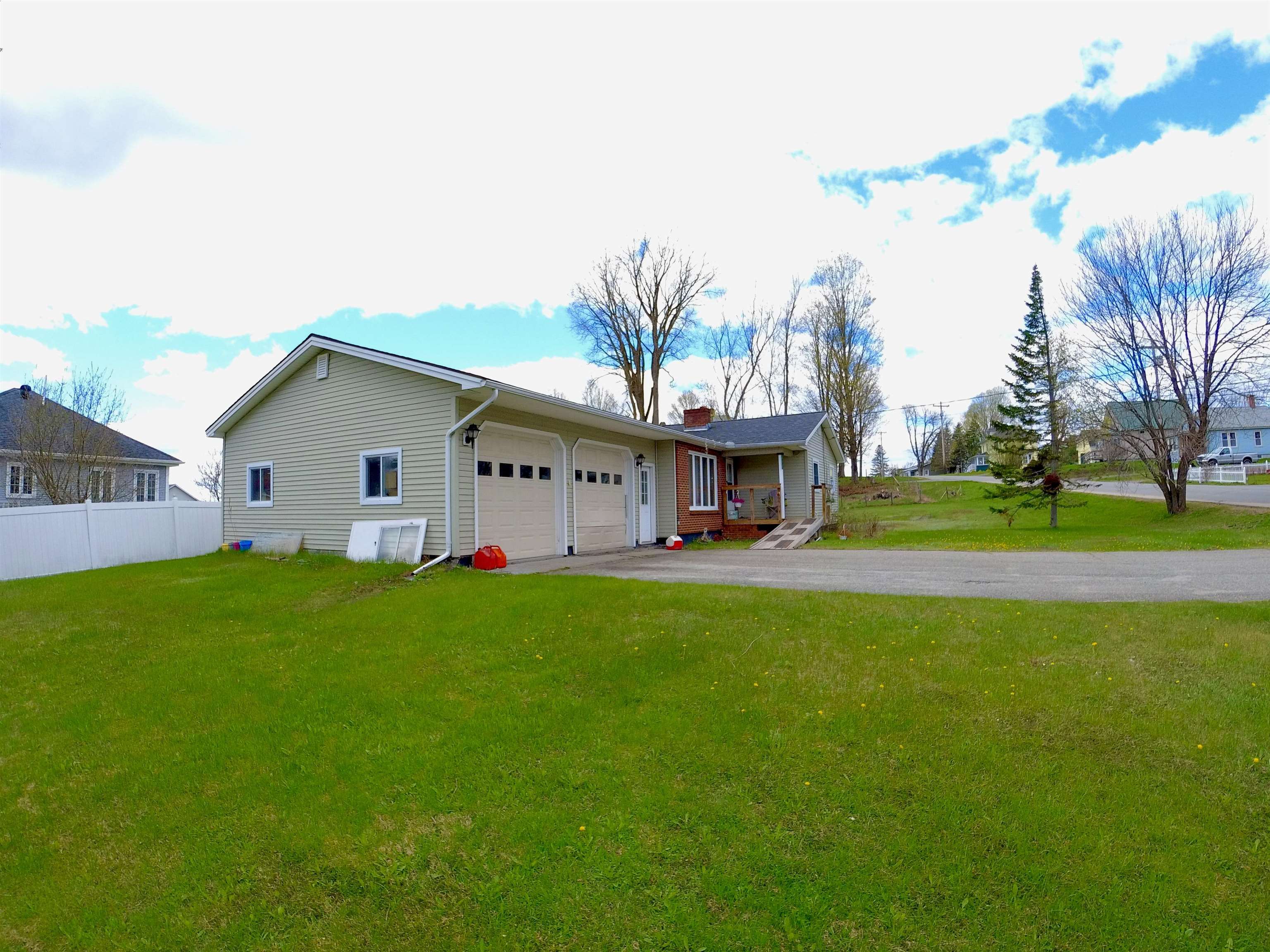 413 Elm Street Property Photo 2