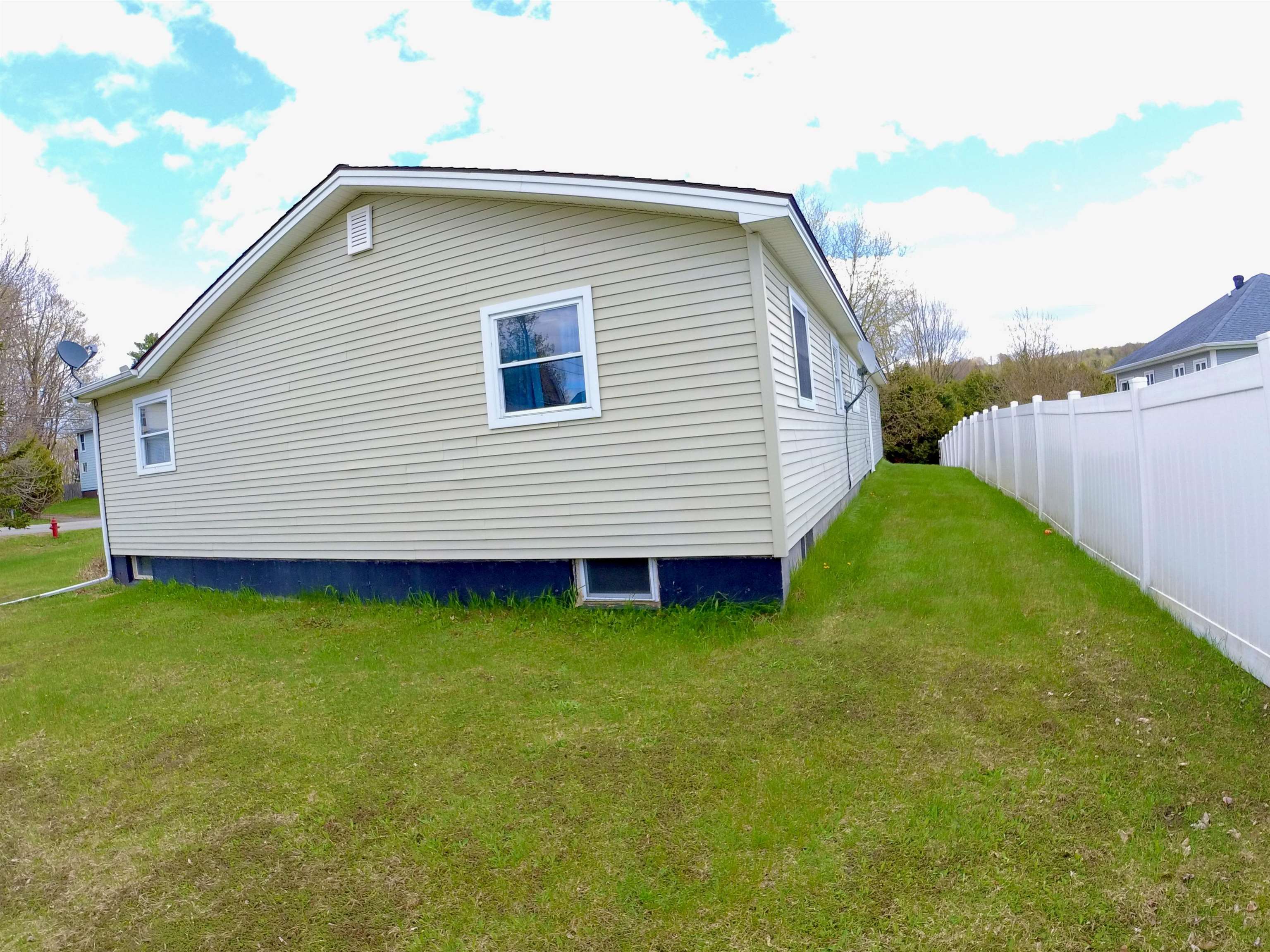 413 Elm Street Property Photo 4