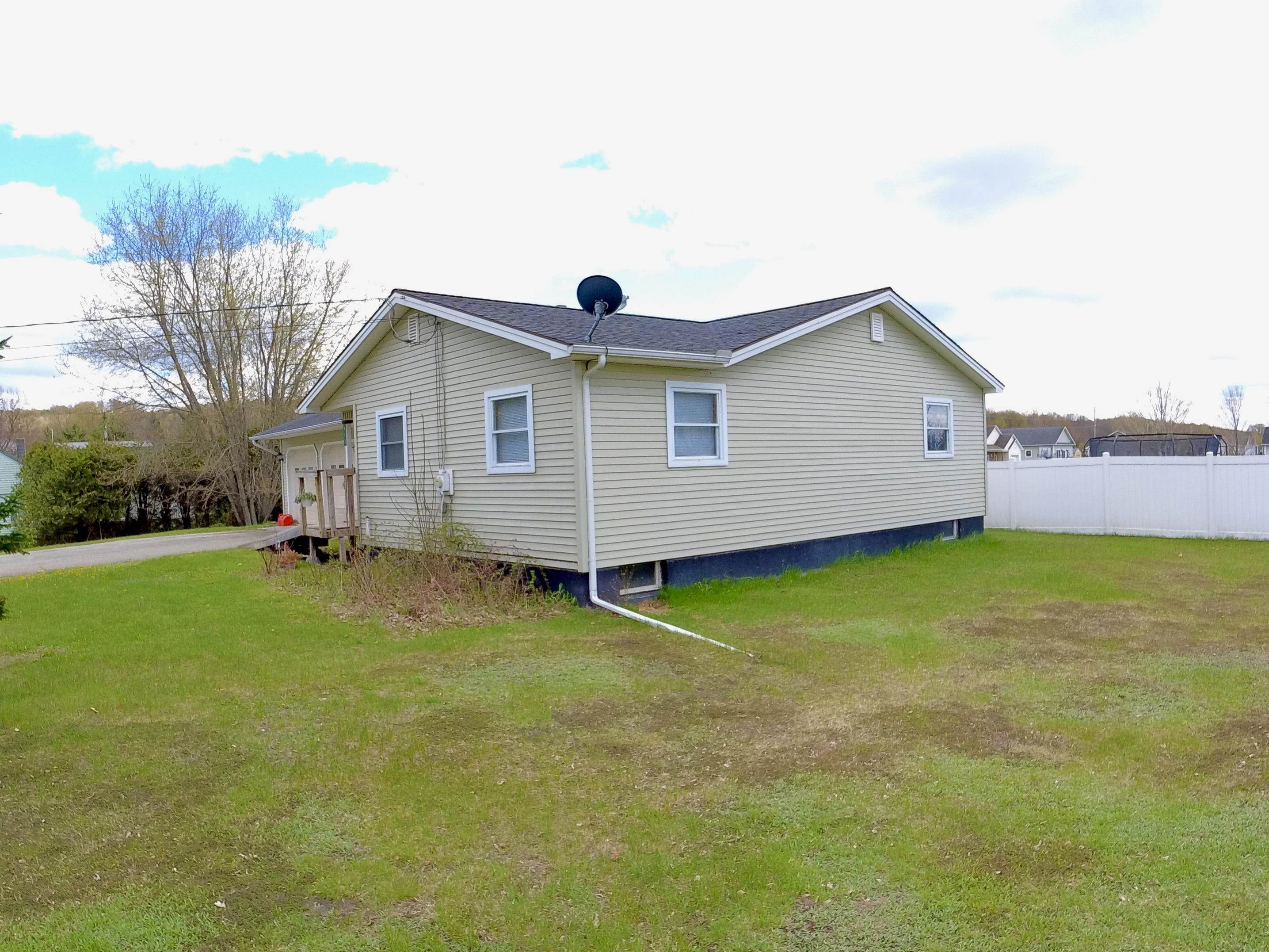 413 Elm Street Property Photo 5