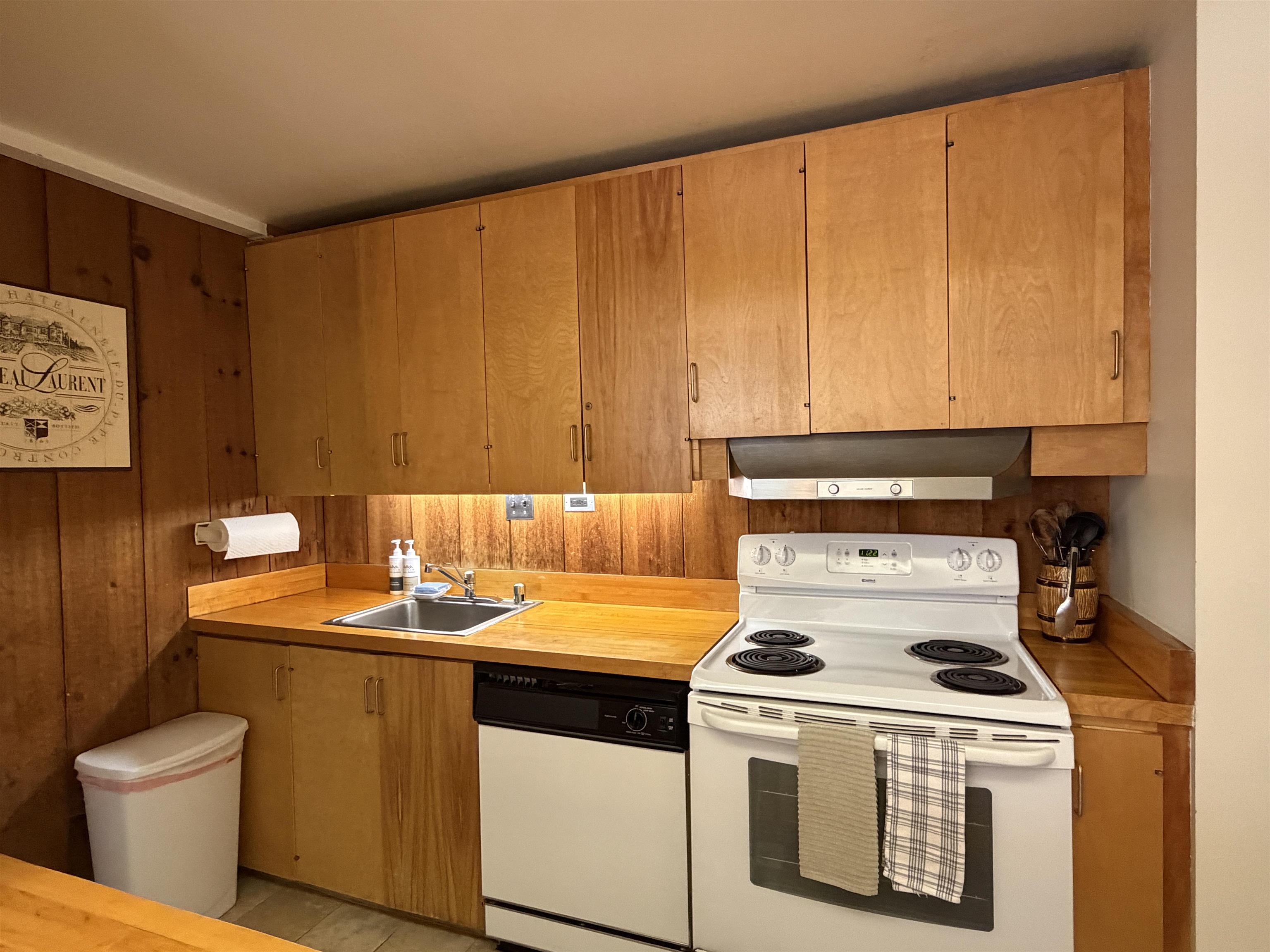 1275 Notchbrook Road Property Photo 8