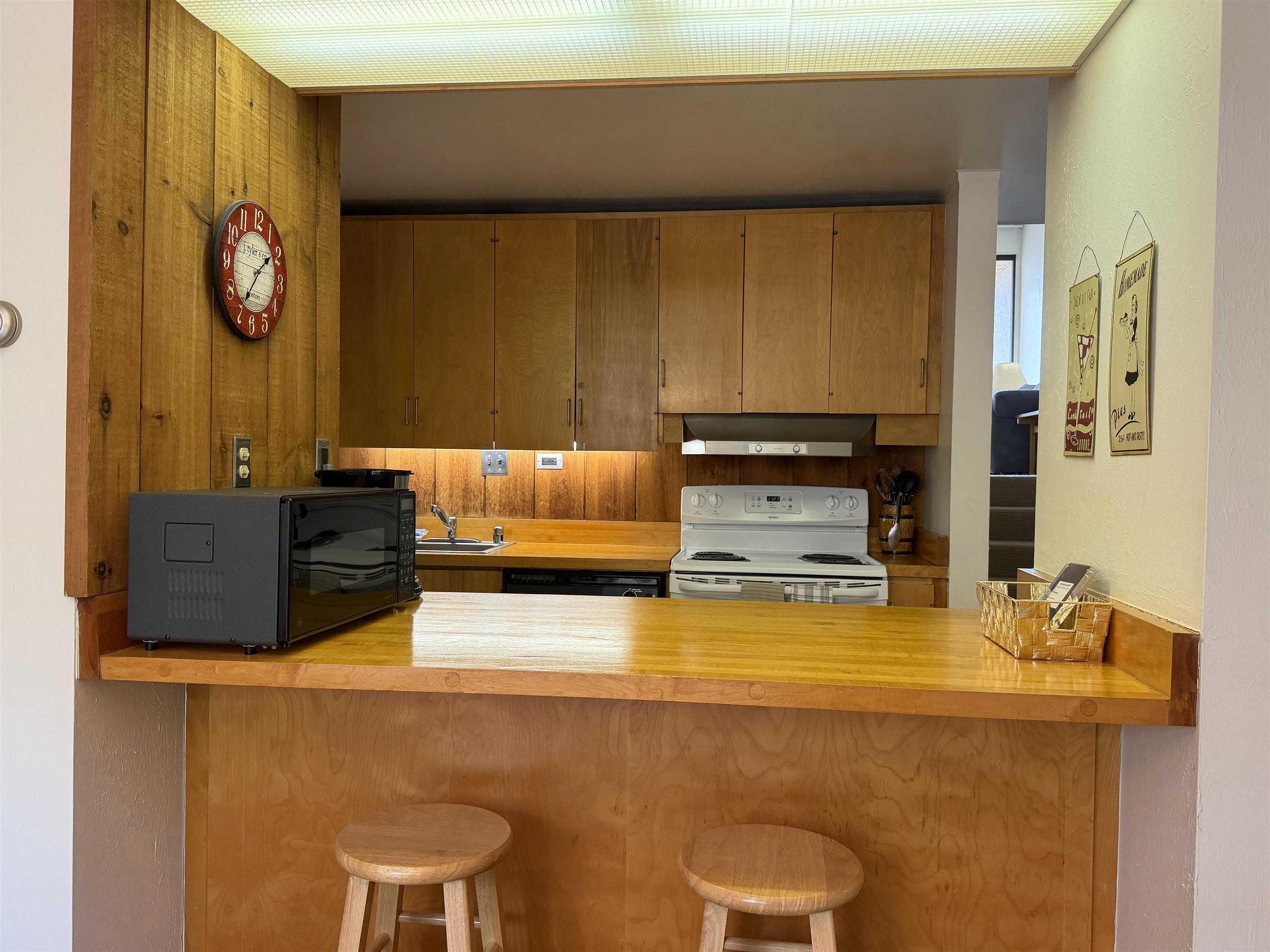 1275 Notchbrook Road Property Photo 9