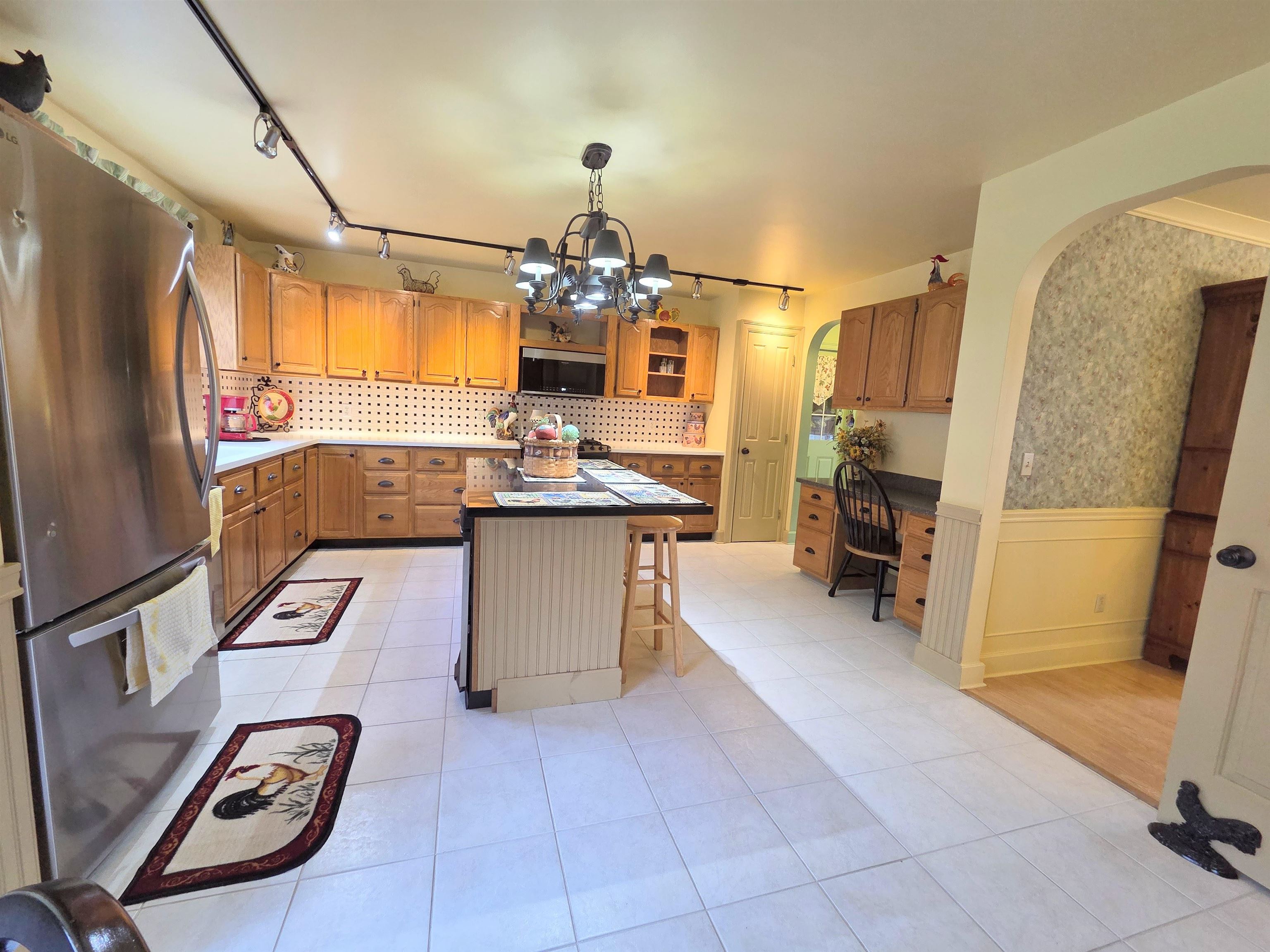 229 Meadowood Lane Property Photo 10