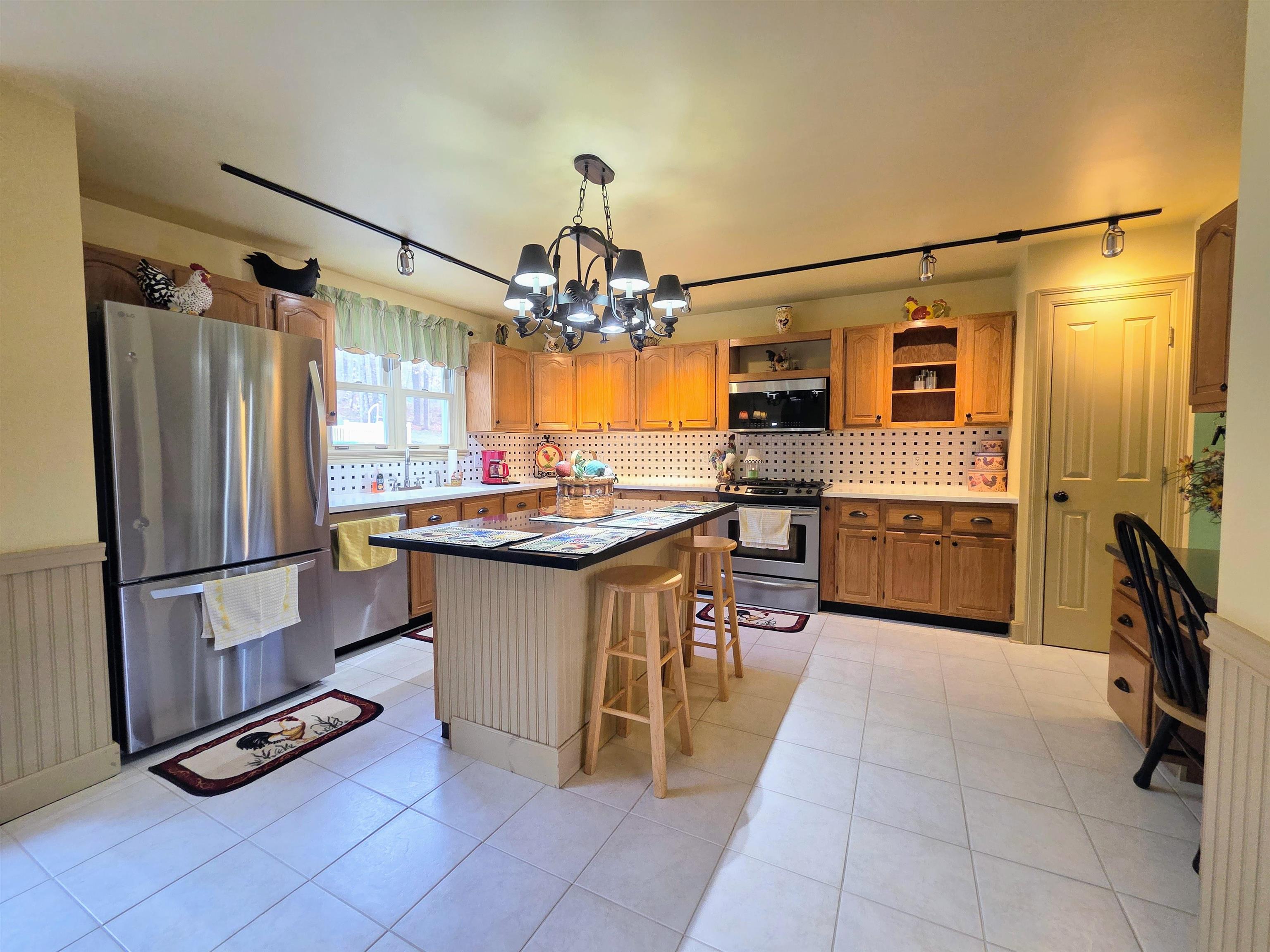 229 Meadowood Lane Property Photo 11