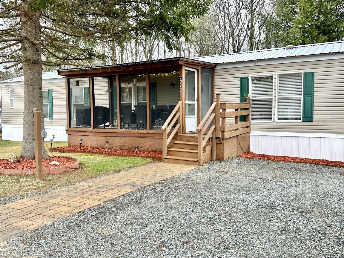 242 Riverside Drive Property Photo 1