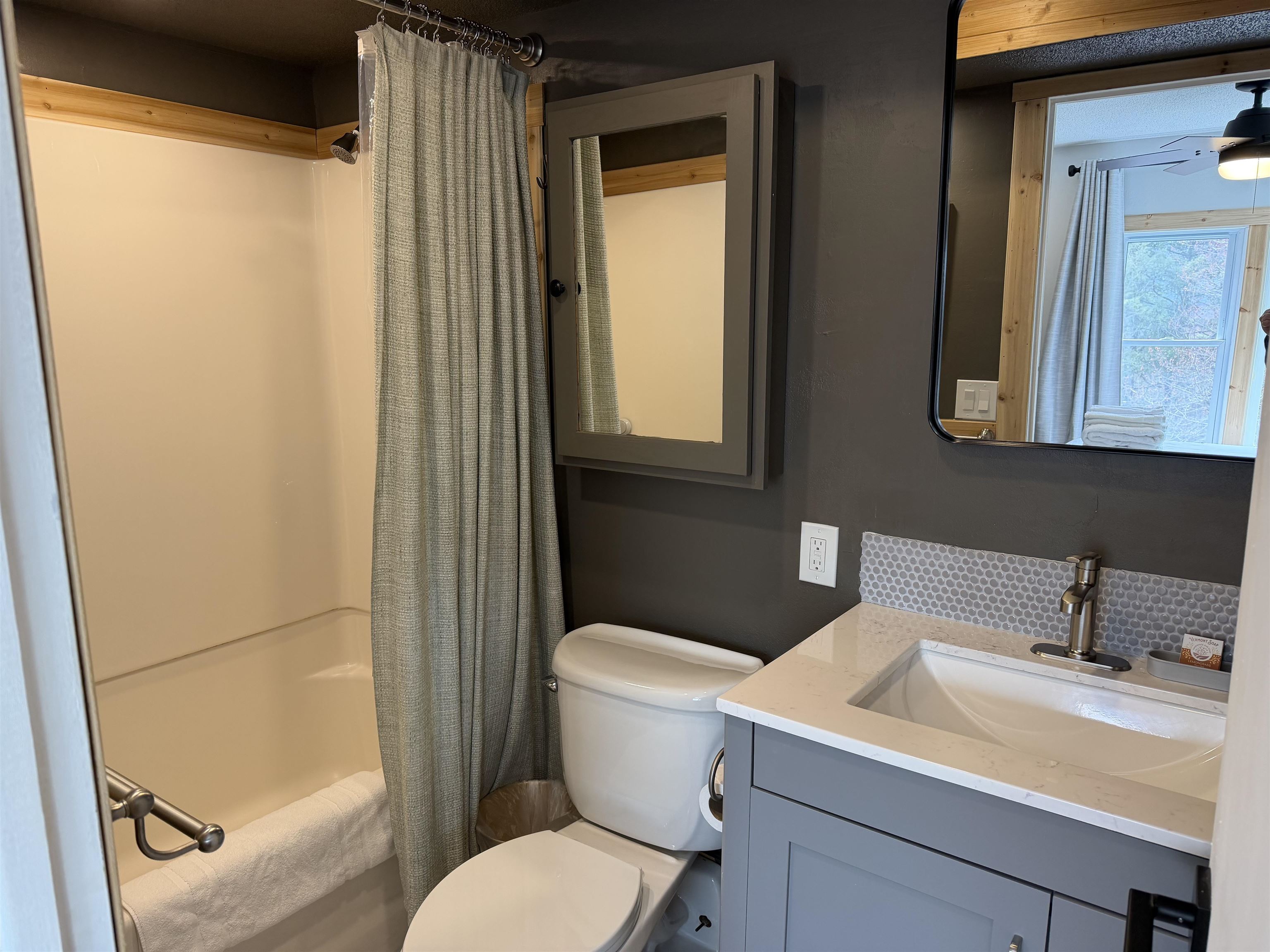 220 Mountainside Drive Property Photo 8