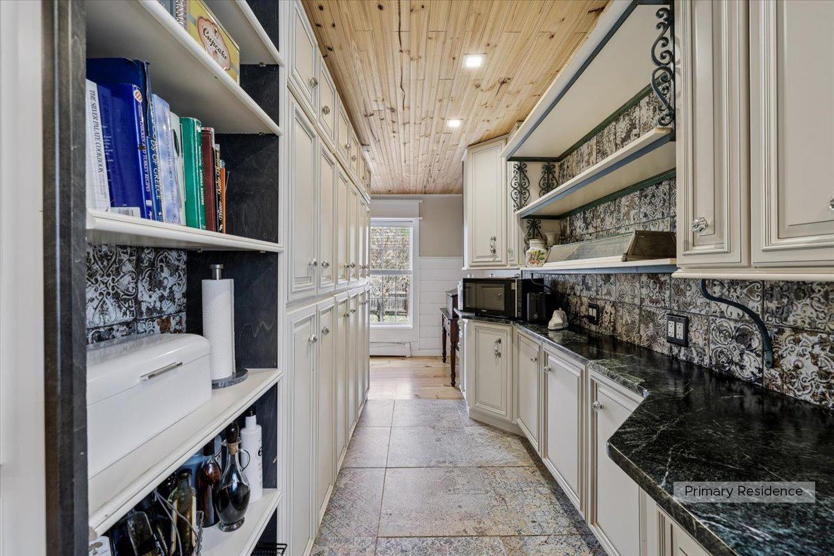 15 Pepperell Road Property Photo 5