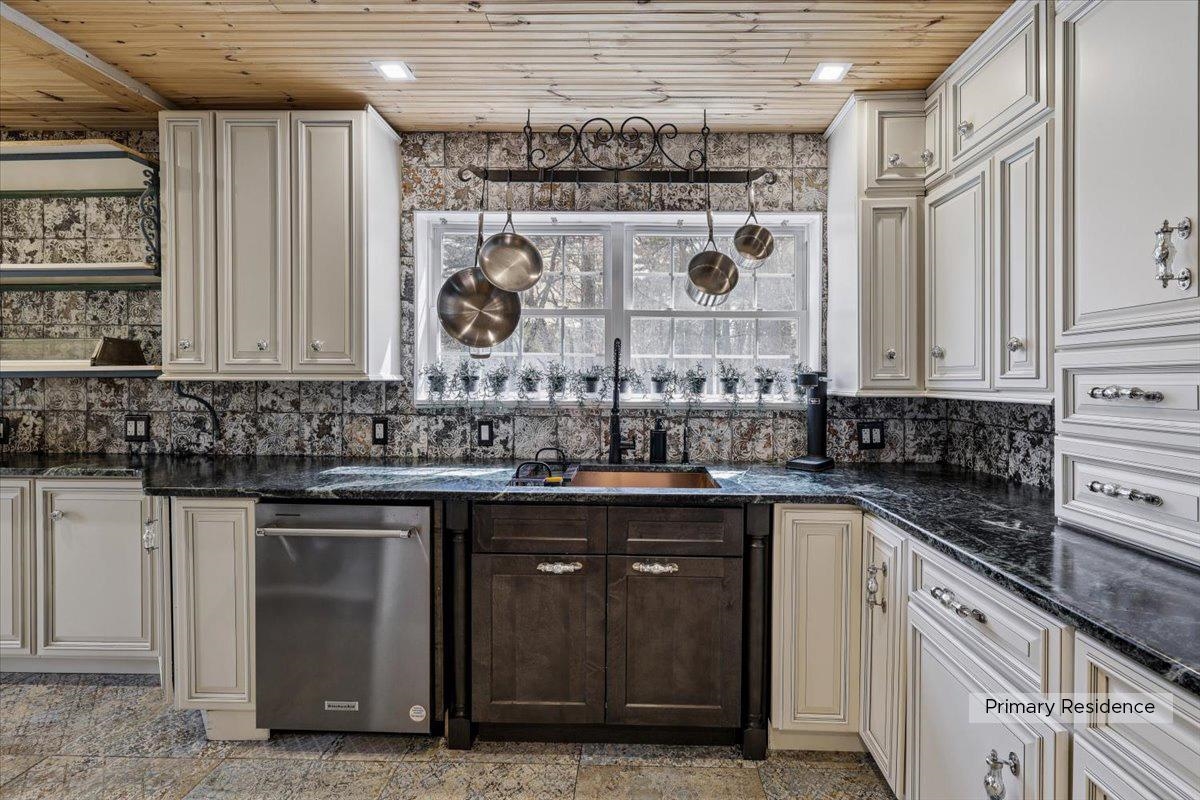 15 Pepperell Road Property Photo 7