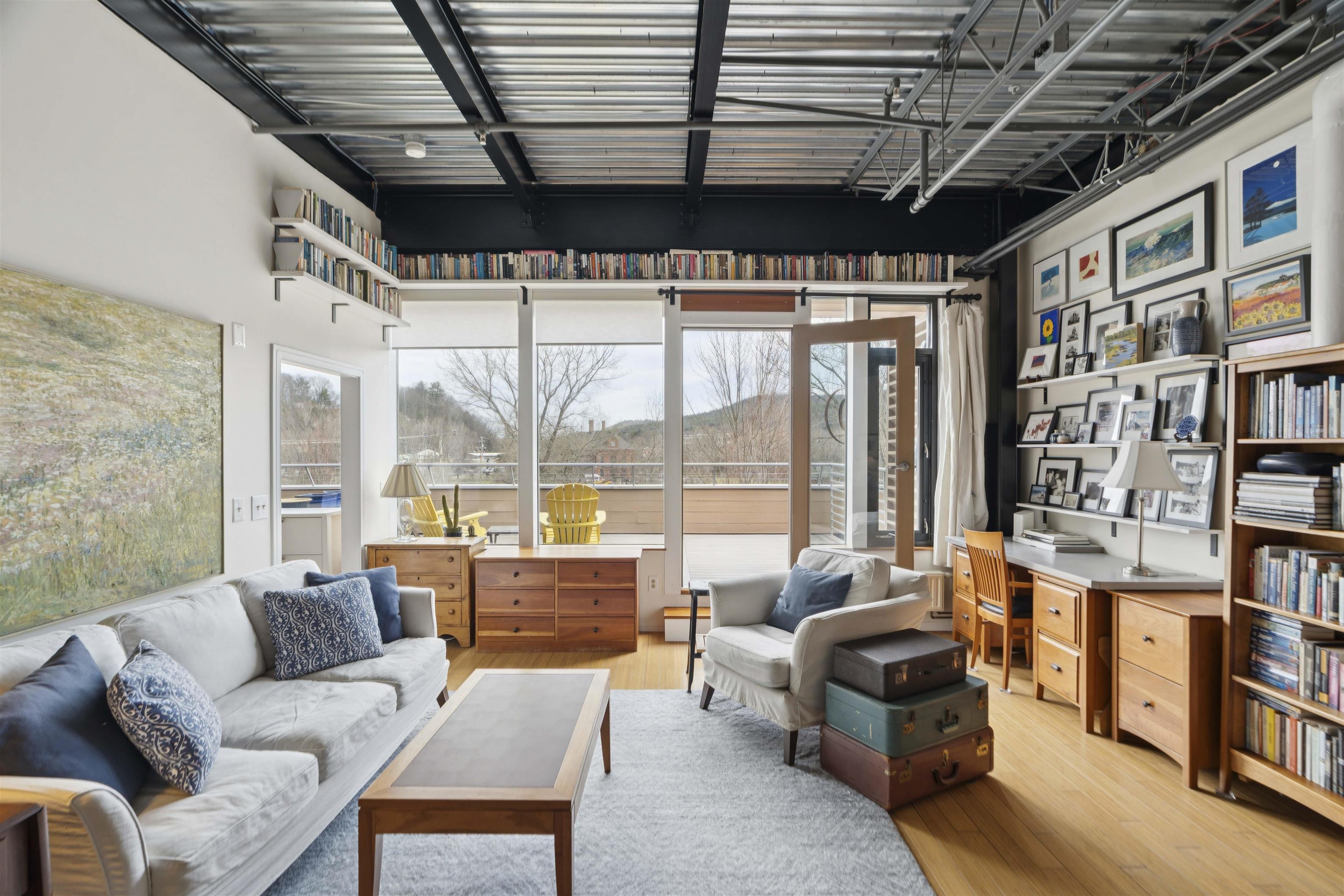 15 Railroad Row Property Photo 10