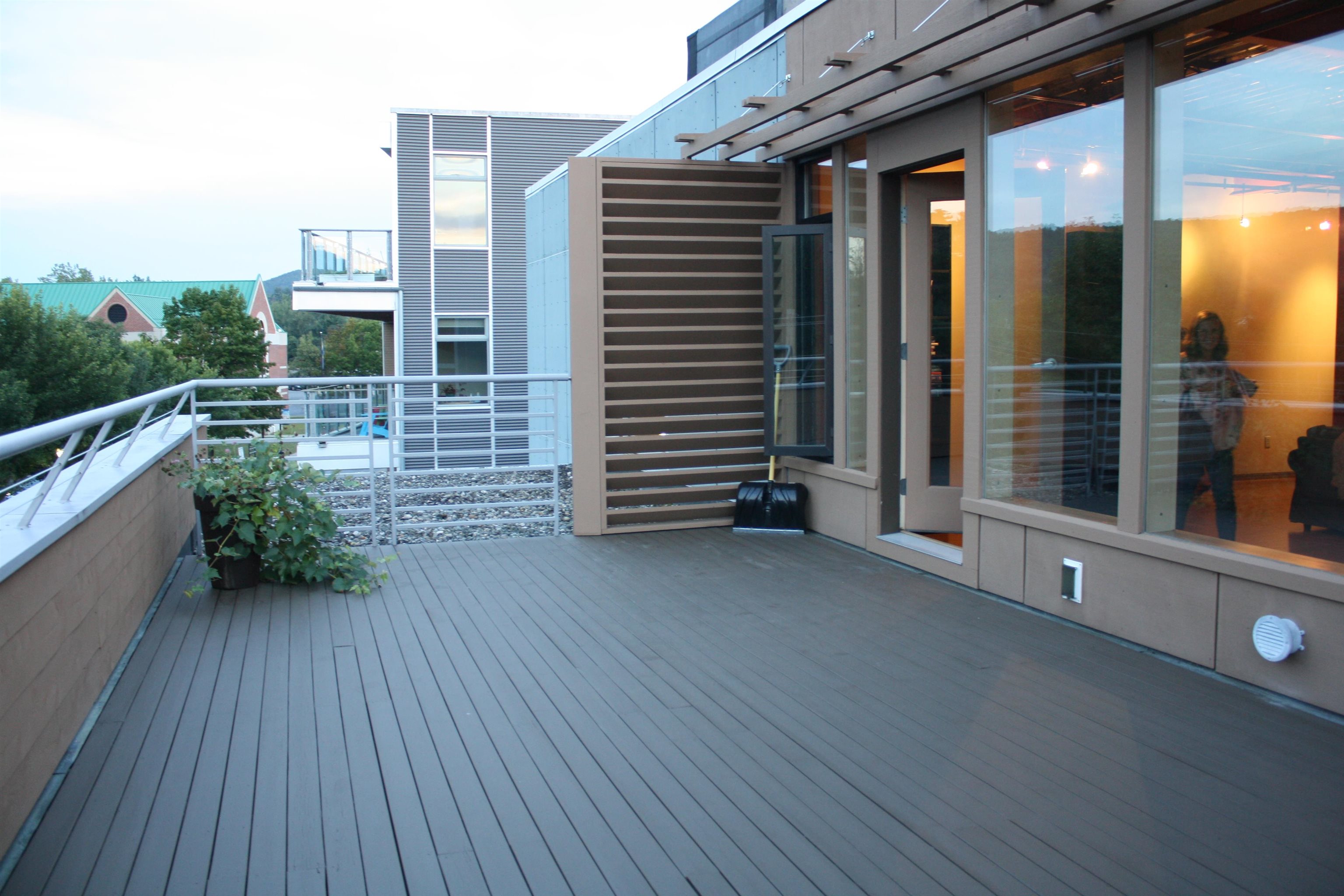 15 Railroad Row Property Photo 37