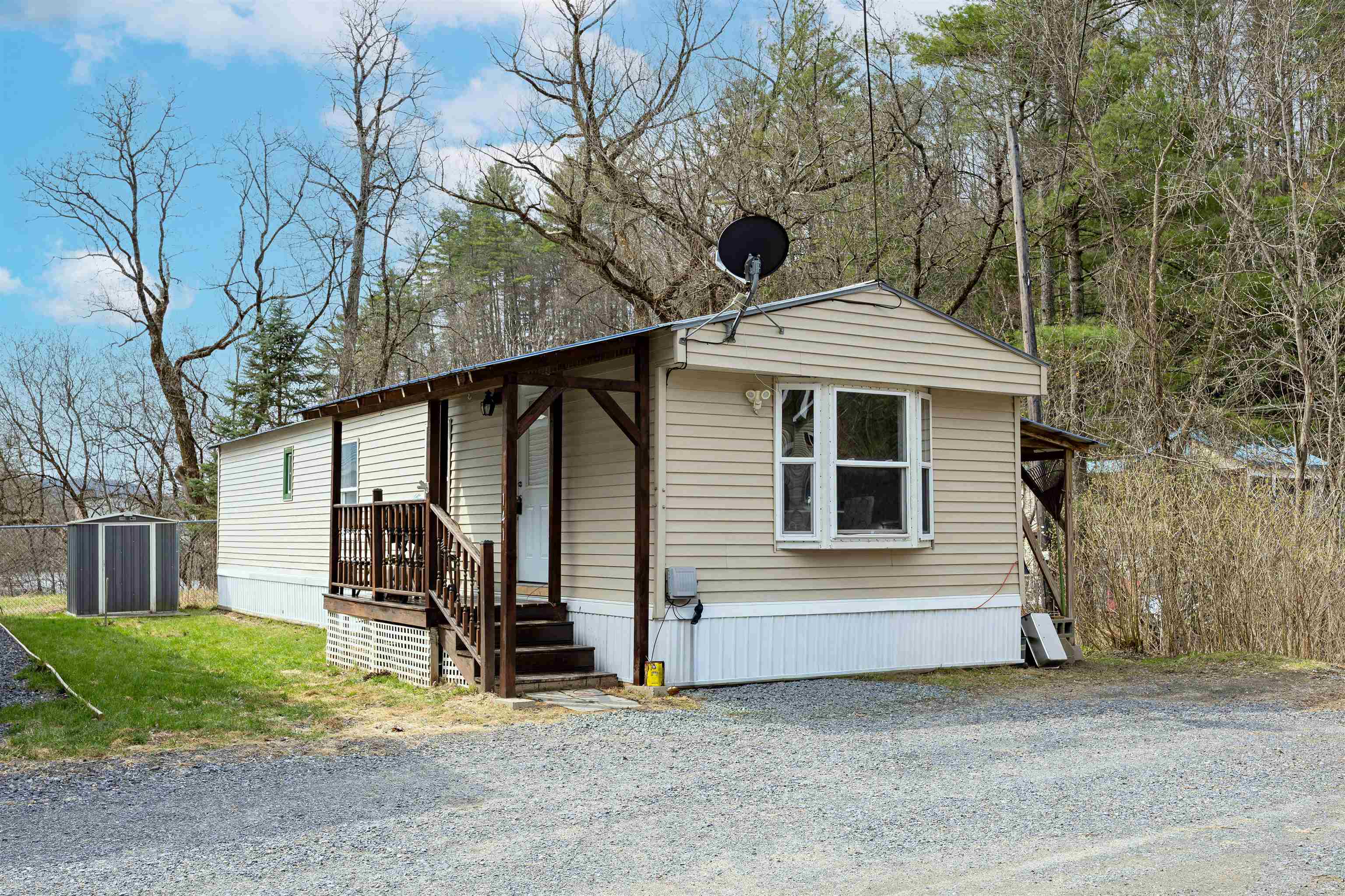 141 Oak Street Property Photo 1