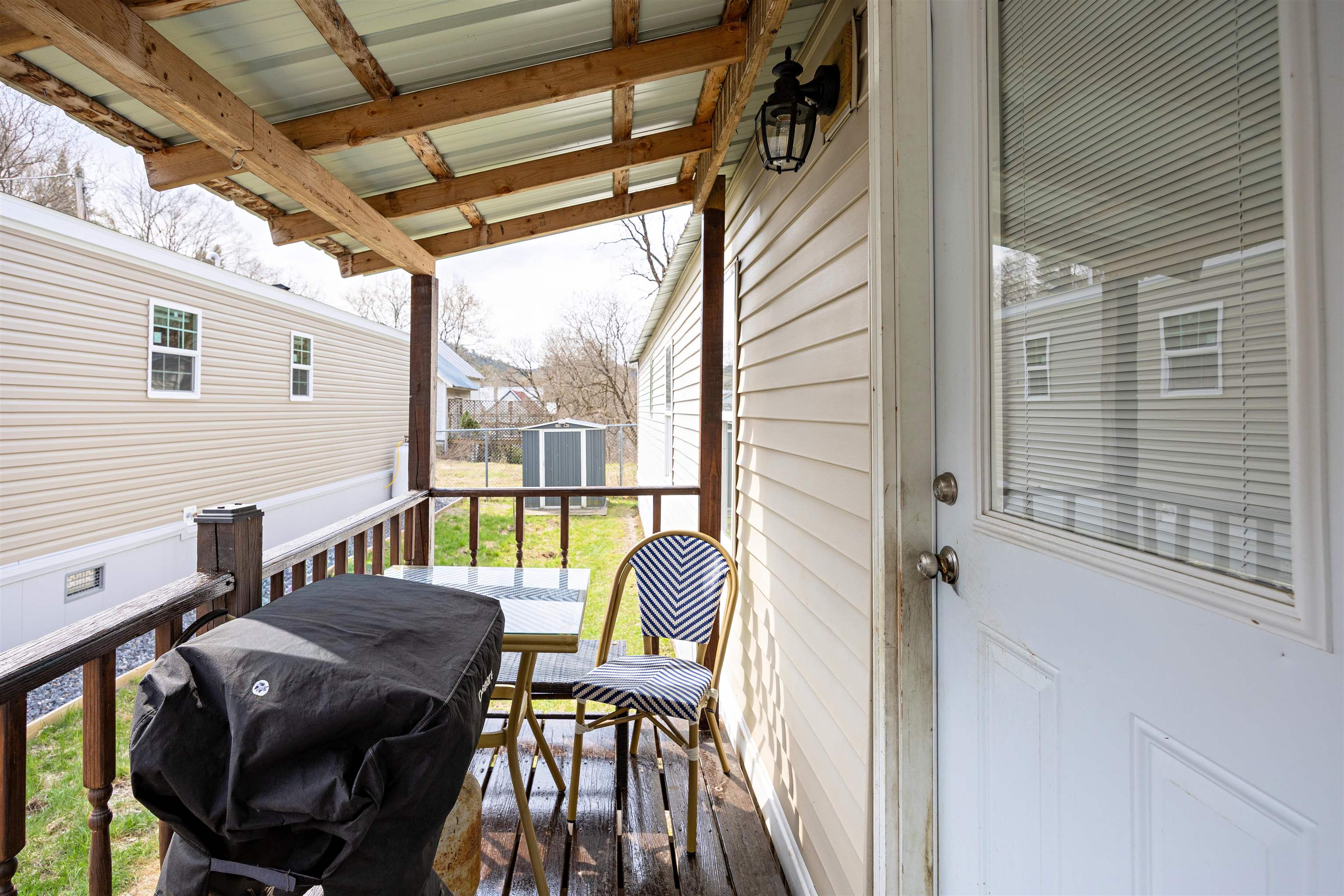 141 Oak Street Property Photo 3