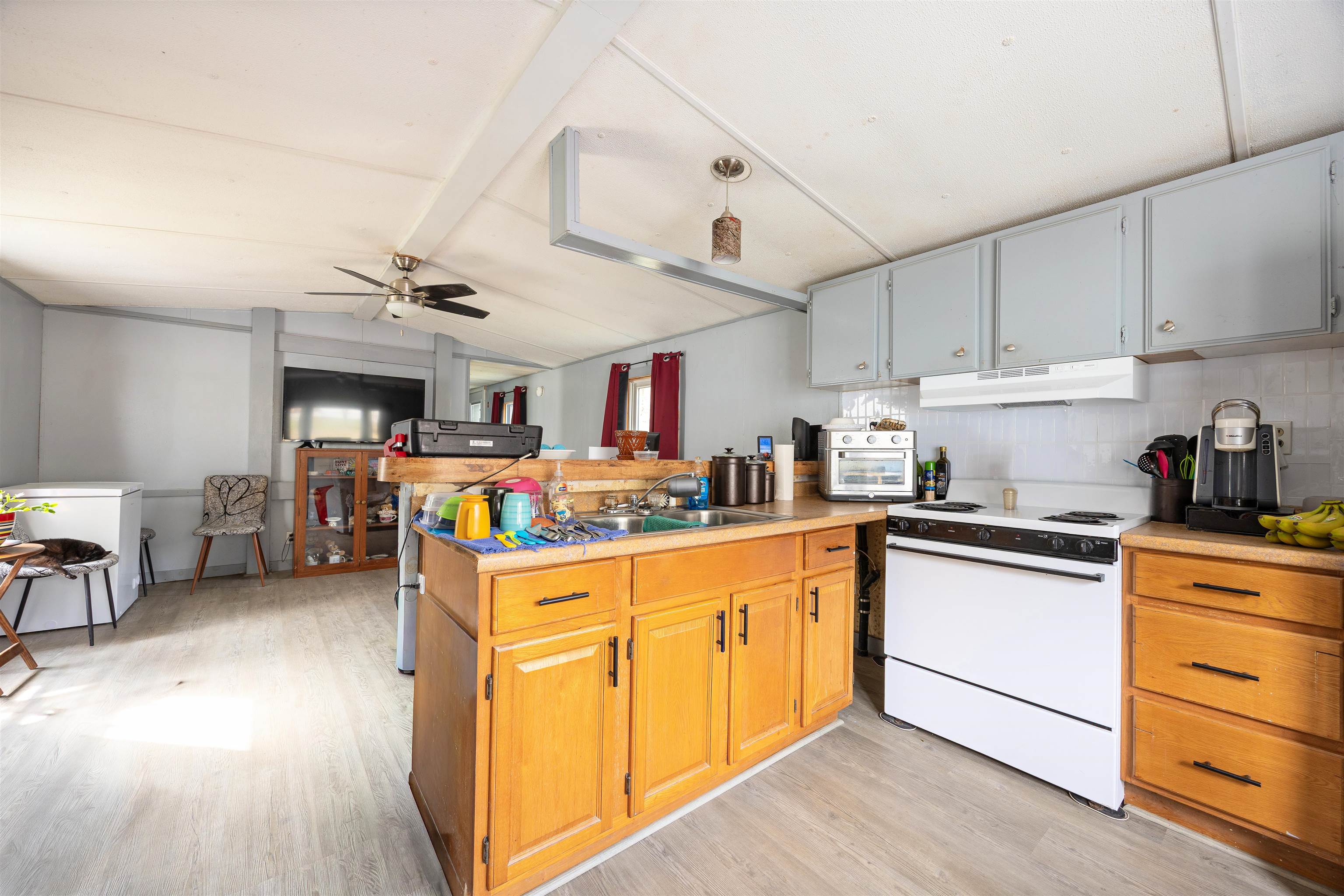 141 Oak Street Property Photo 10
