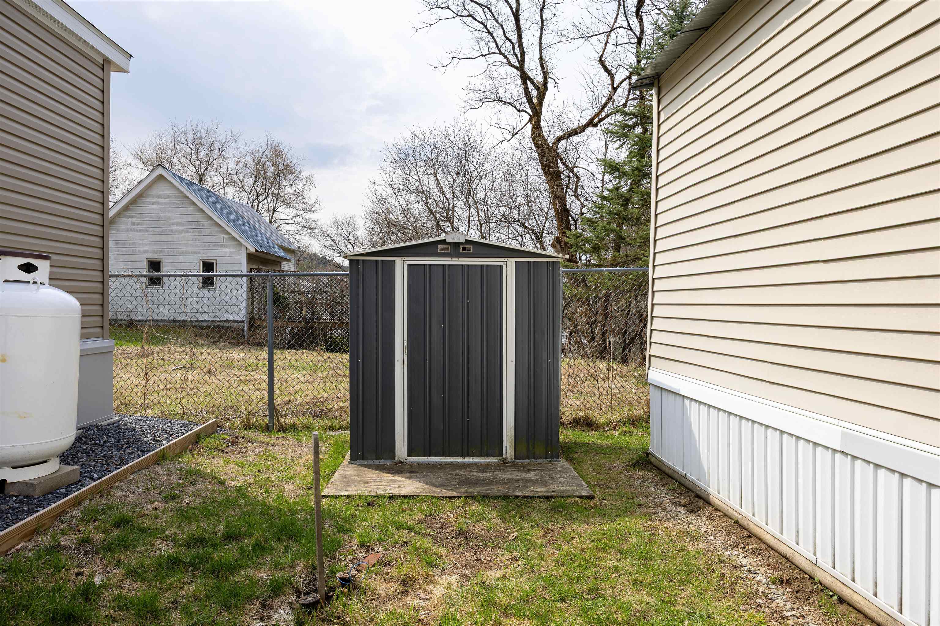141 Oak Street Property Photo 22