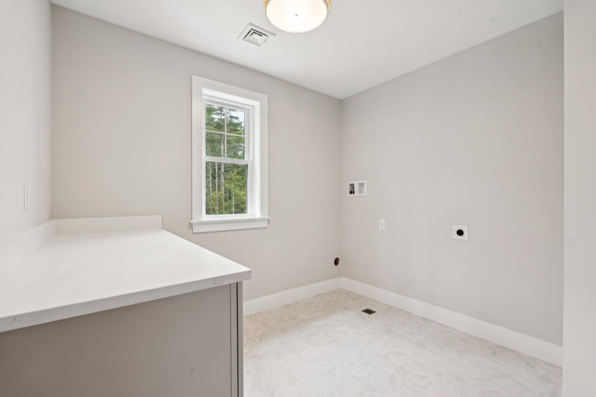 19 Colby Lane Property Photo 23