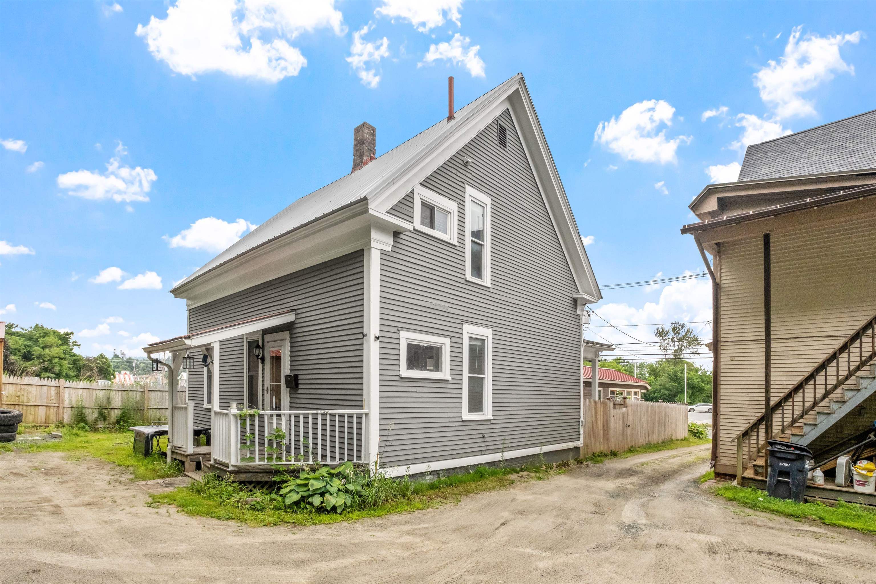 376 Portland Street Property Photo 6