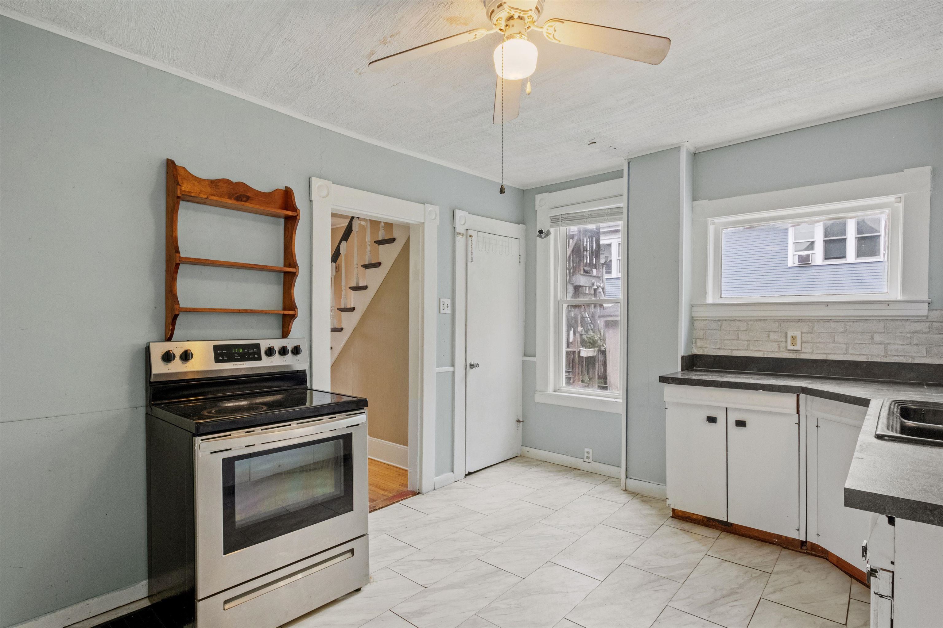 376 Portland Street Property Photo 8