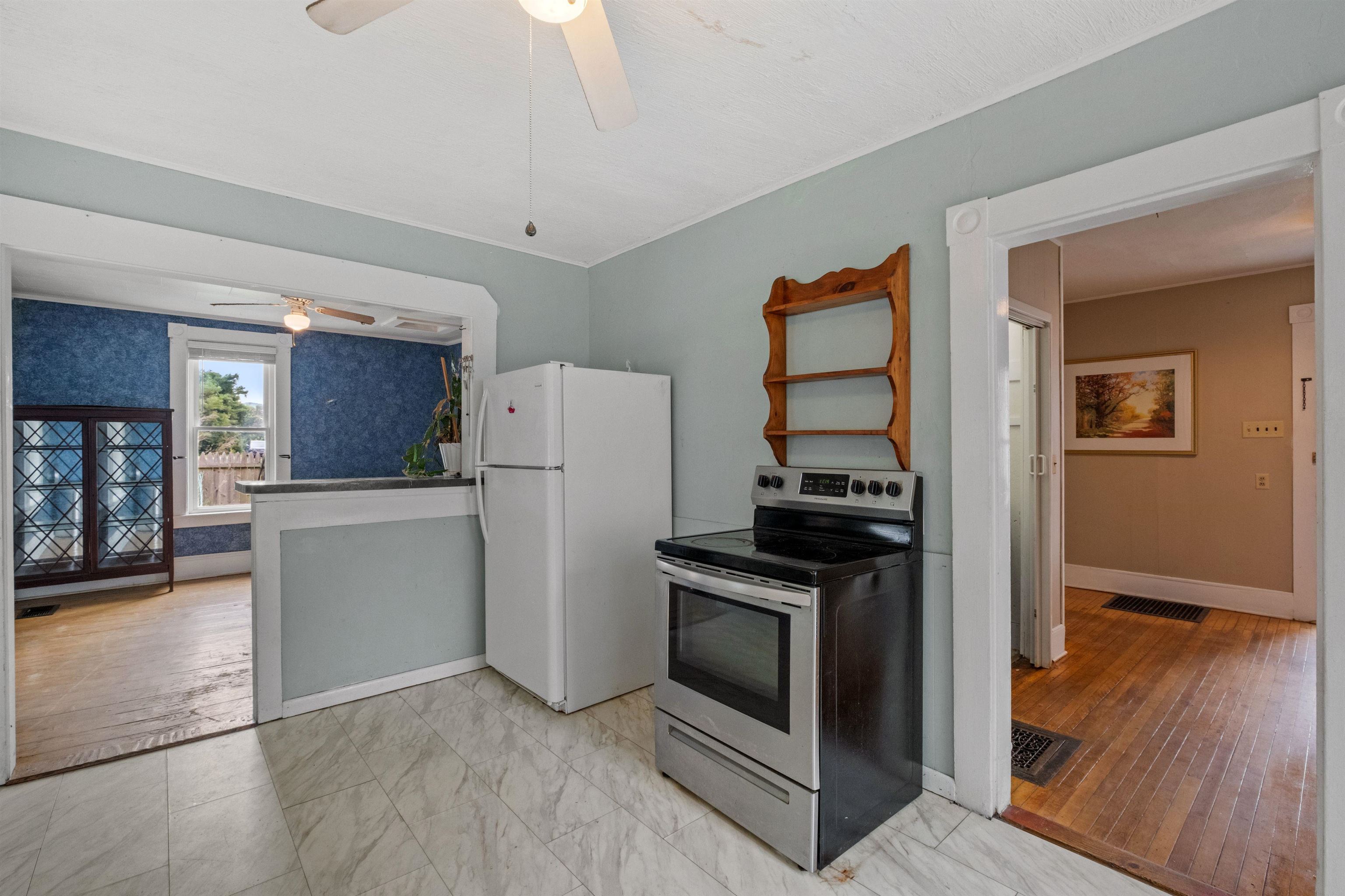 376 Portland Street Property Photo 11
