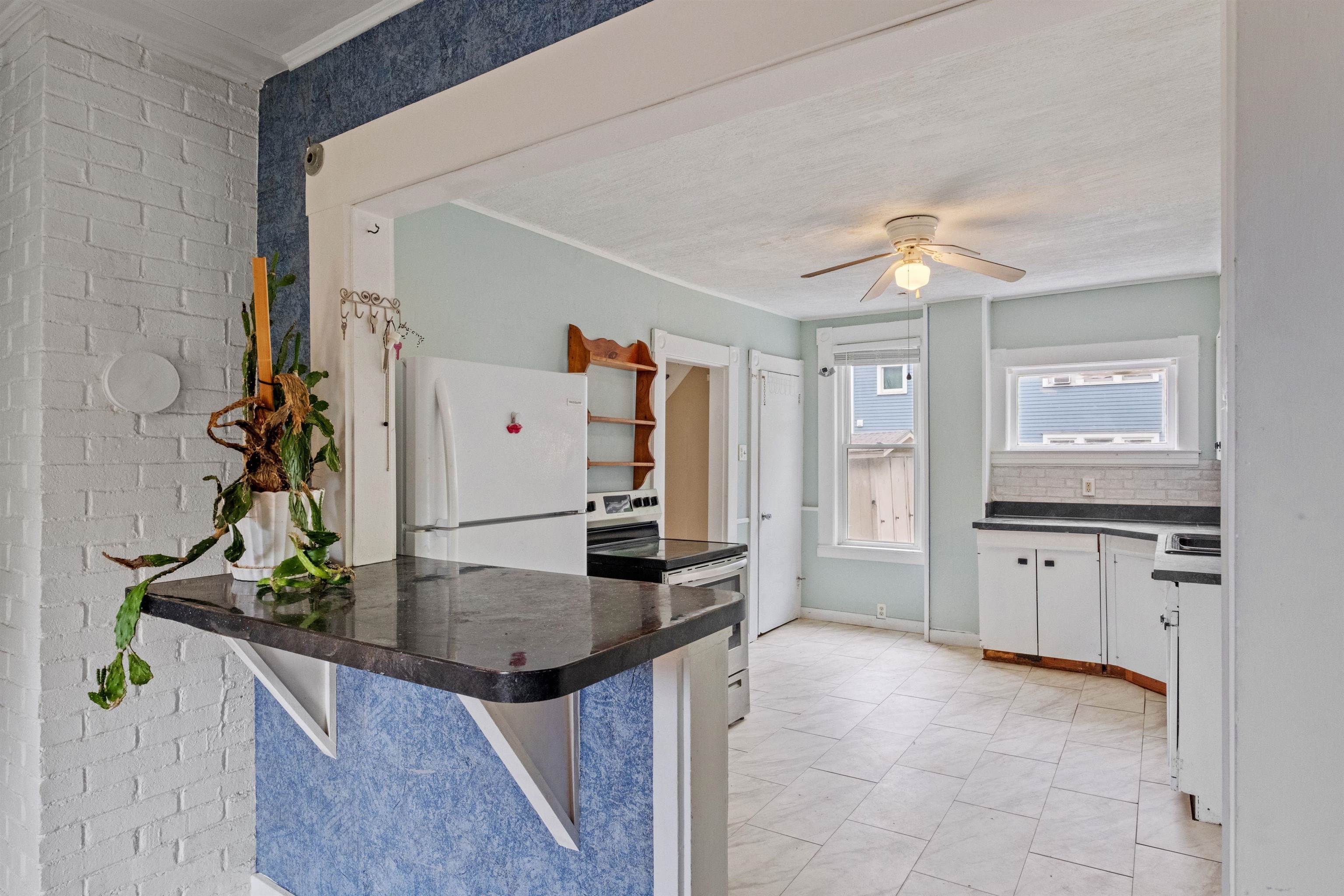 376 Portland Street Property Photo 21