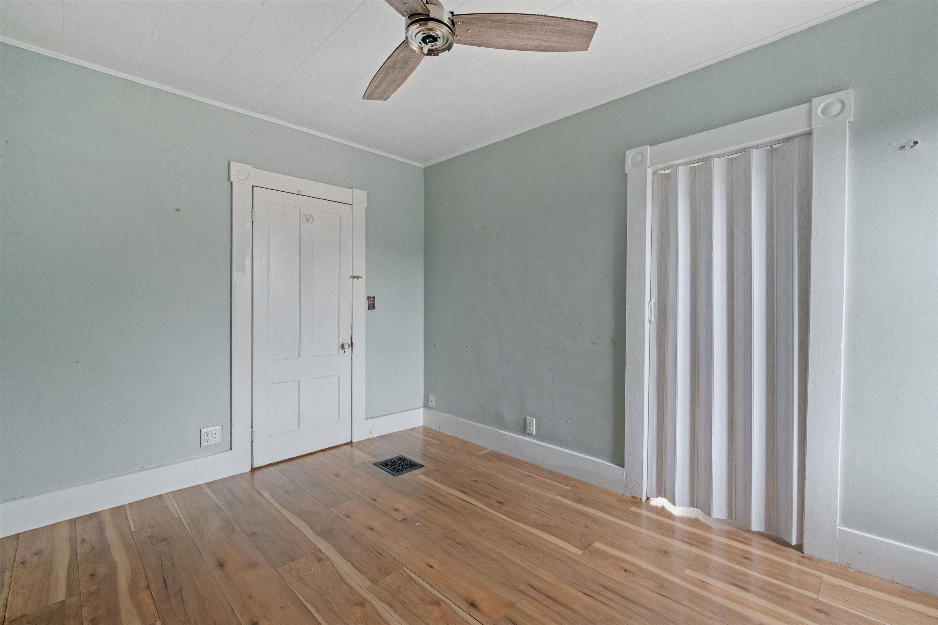 376 Portland Street Property Photo 26