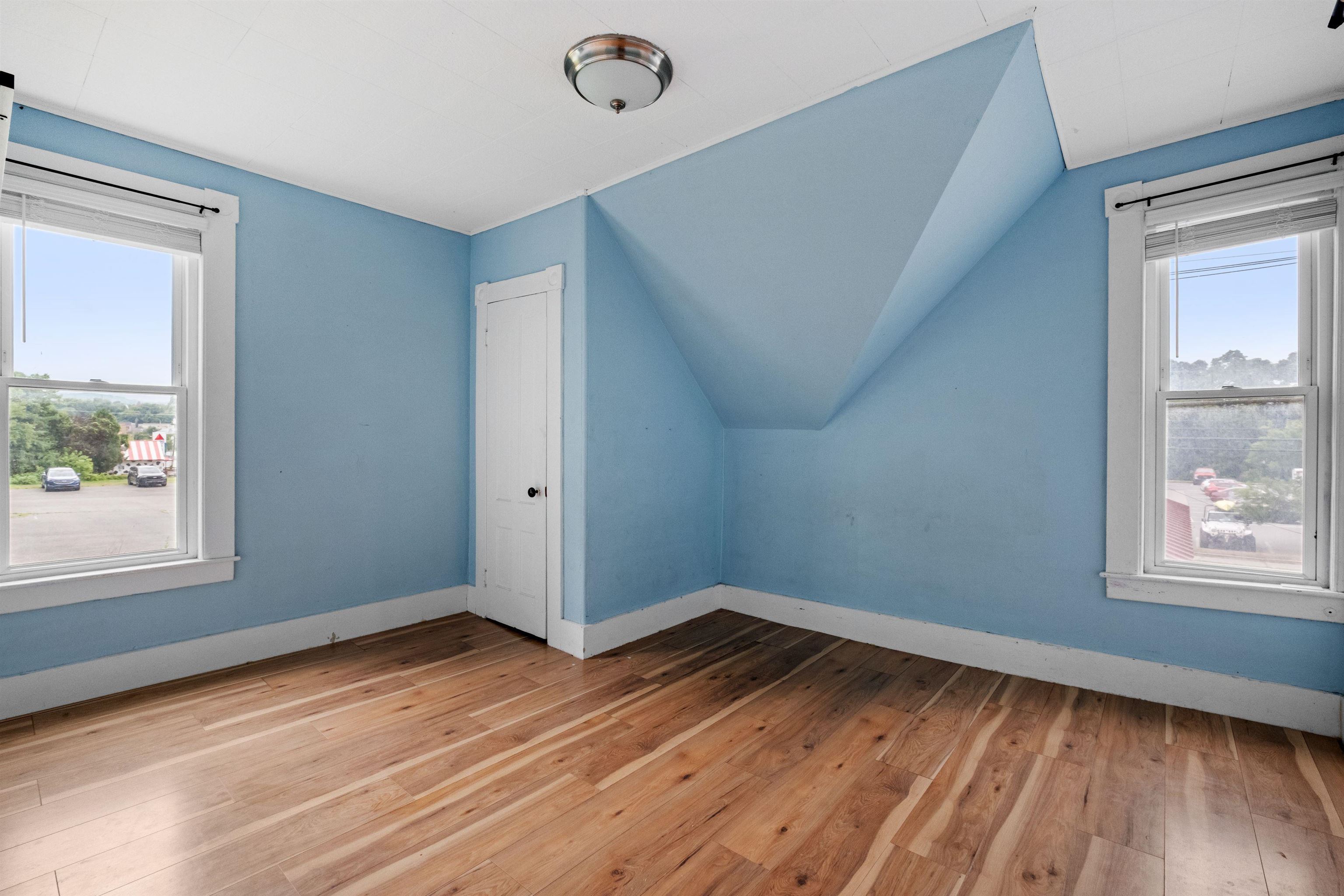 376 Portland Street Property Photo 29