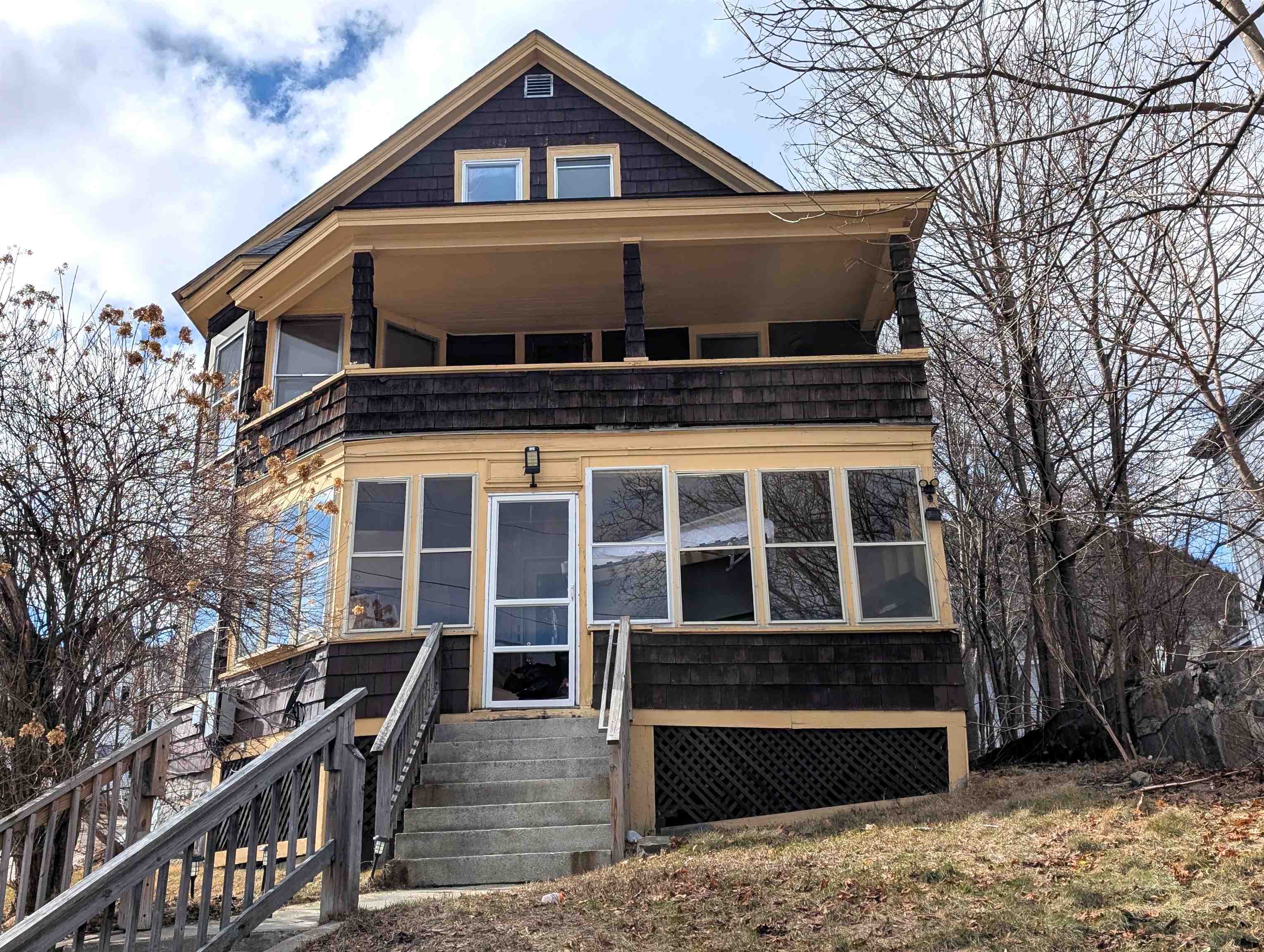 717 Second Avenue Property Photo 1