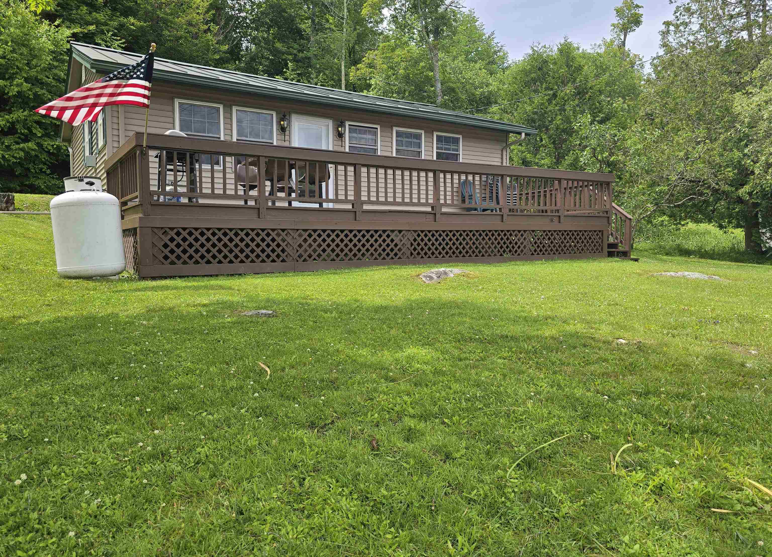16 West Shore Drive Property Photo 4