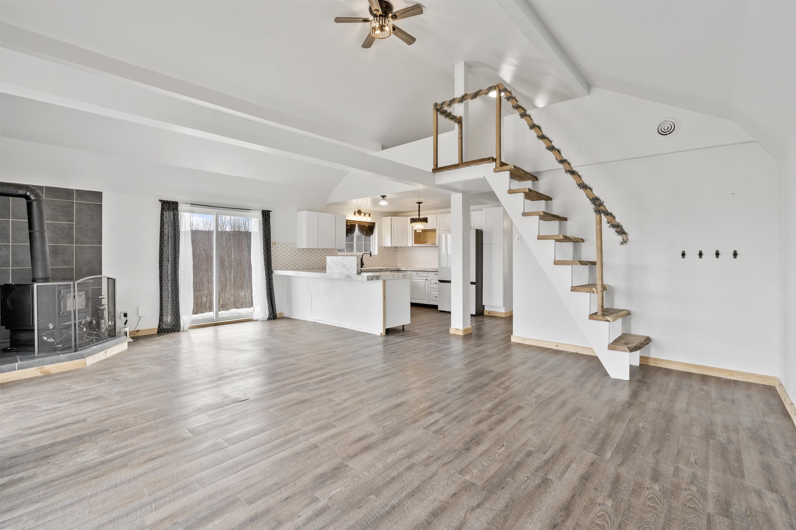 191 Molly Lane Property Photo 7