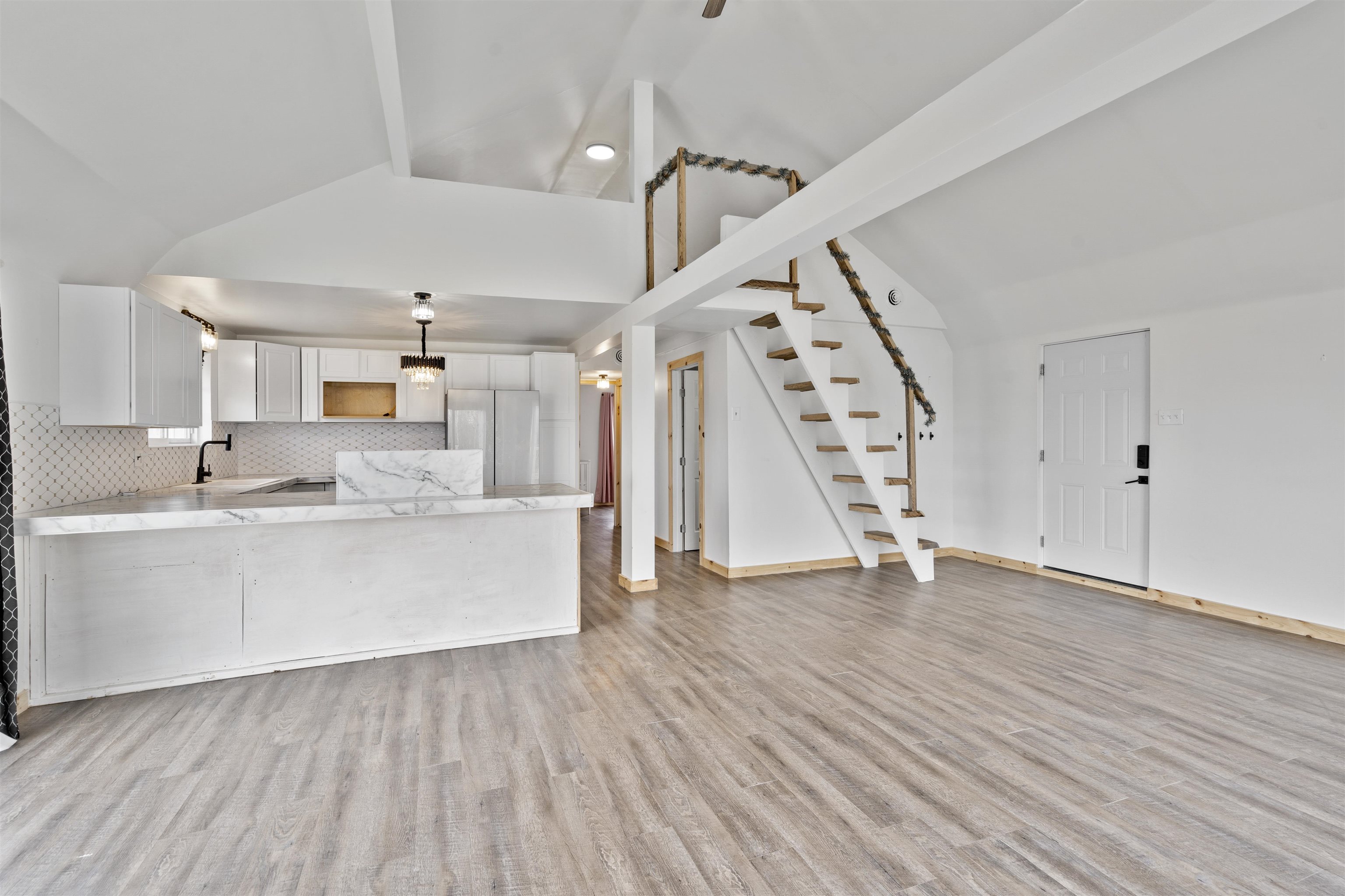 191 Molly Lane Property Photo 13