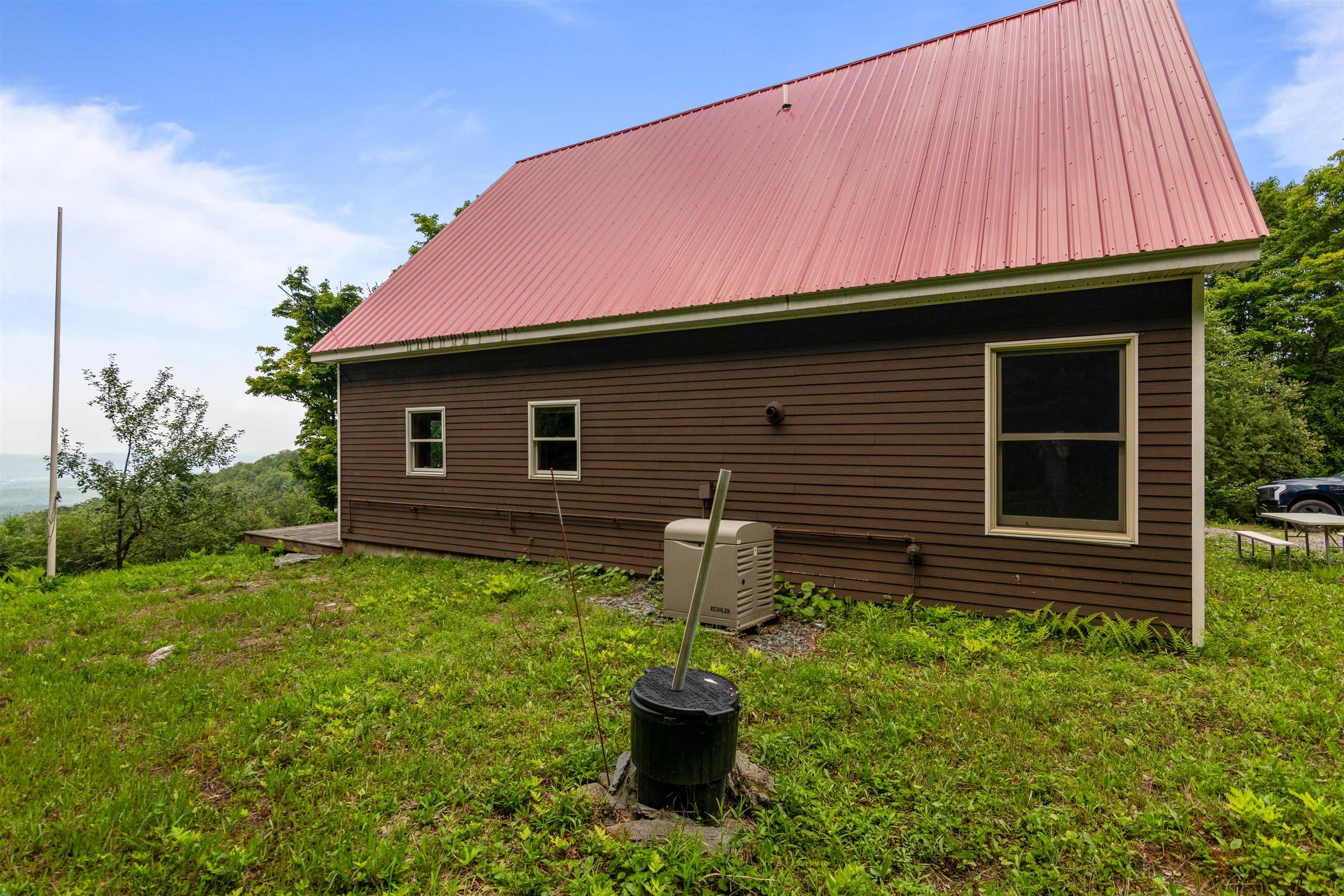 942 Deer Run Lane Property Photo 42
