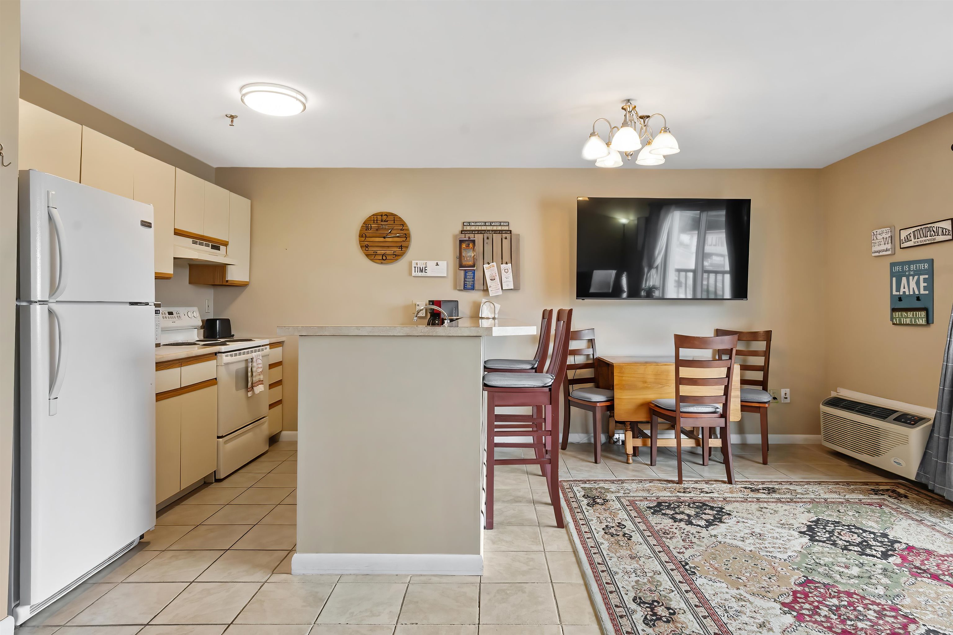 131 Lake Street Property Photo 3