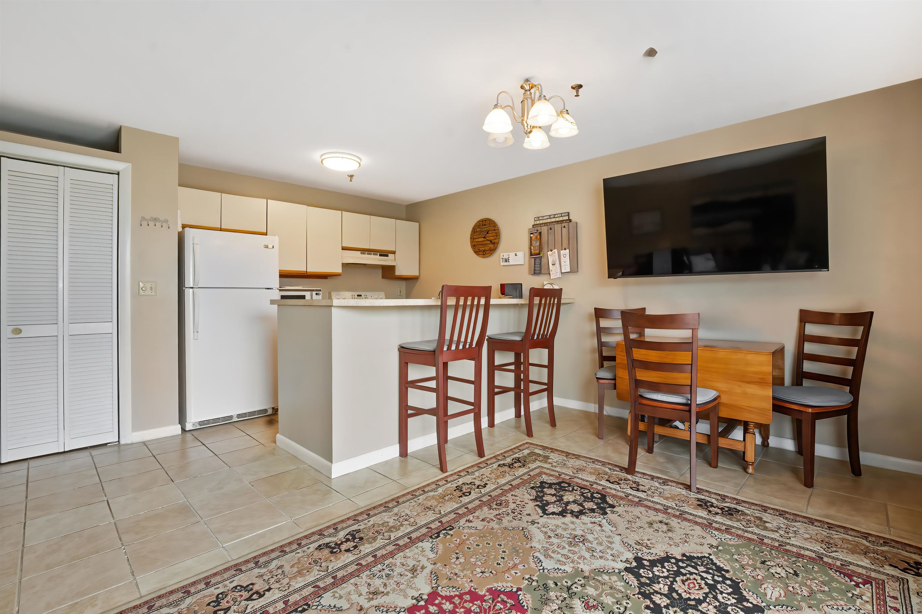 131 Lake Street Property Photo 7