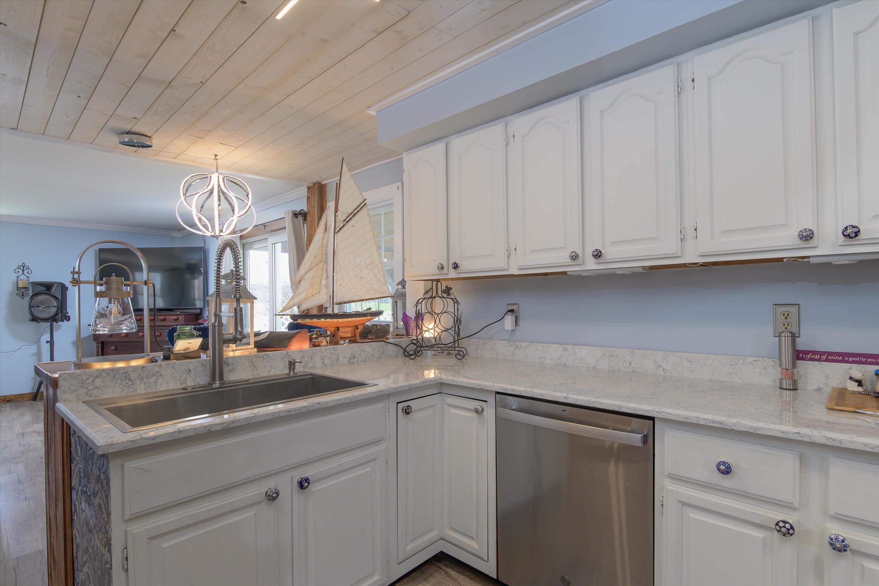 2091 North Lake Road Property Photo 12