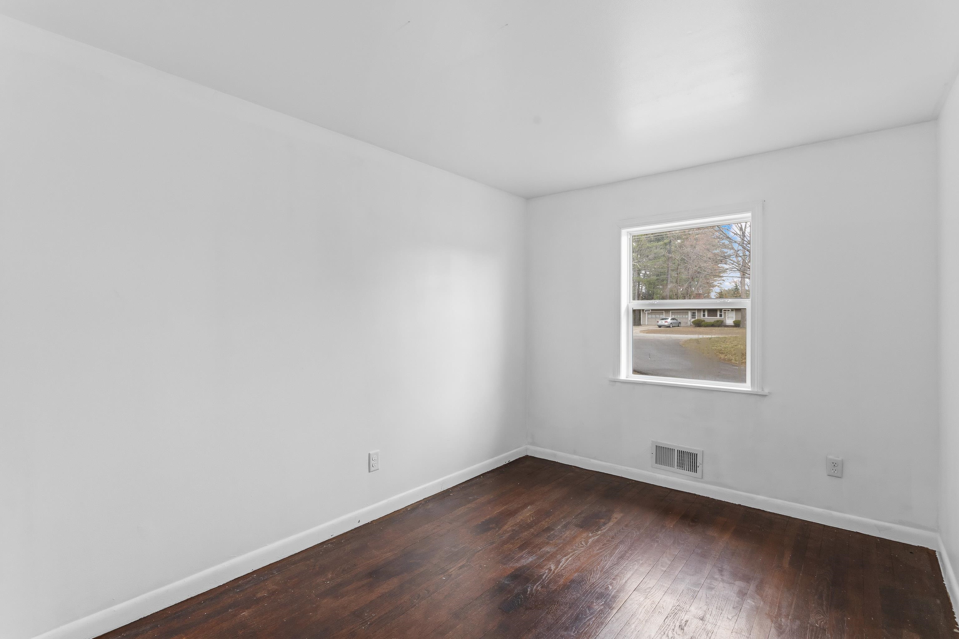 33 State Route 101a Property Photo 26
