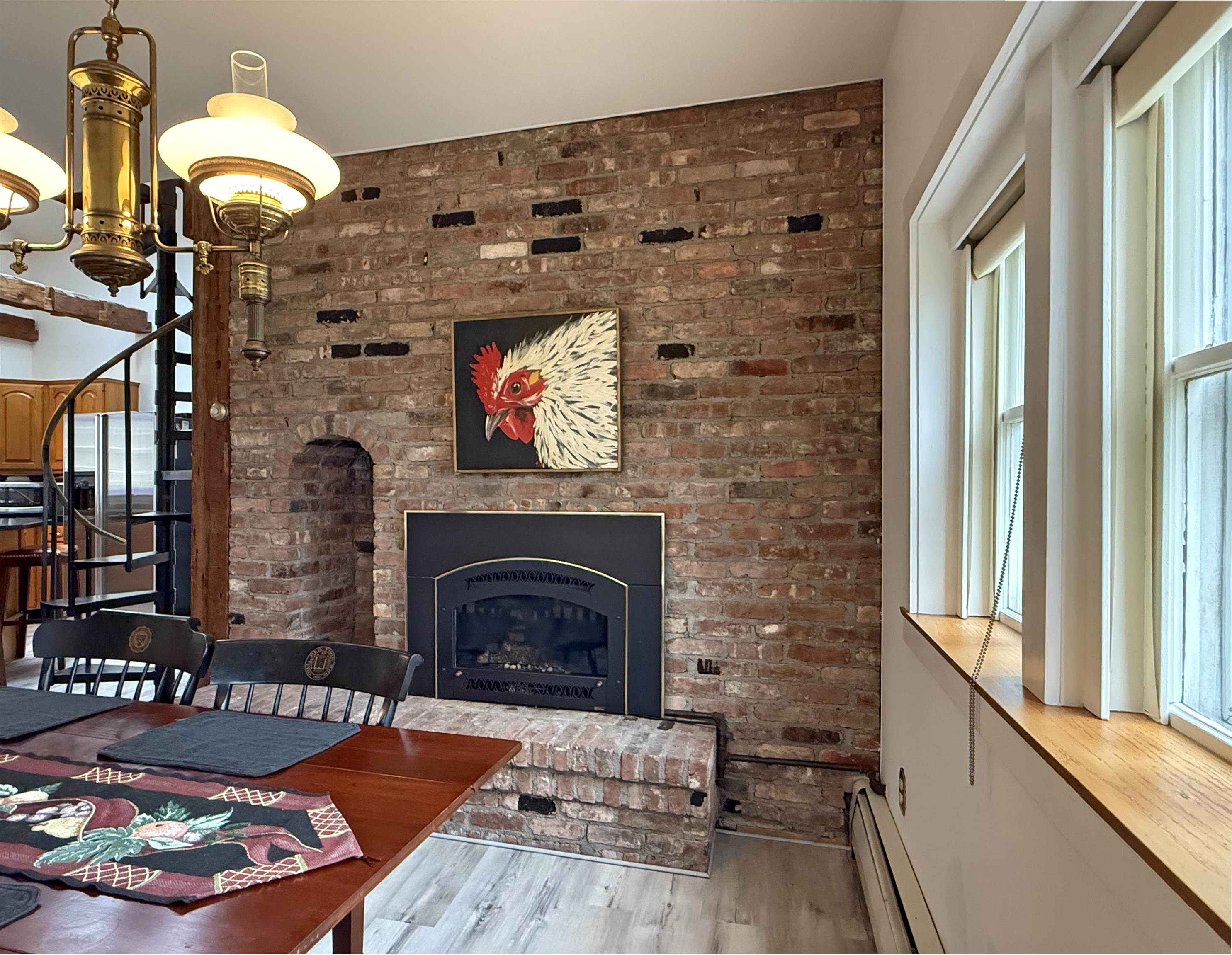 2442 Maple Street Property Photo 5