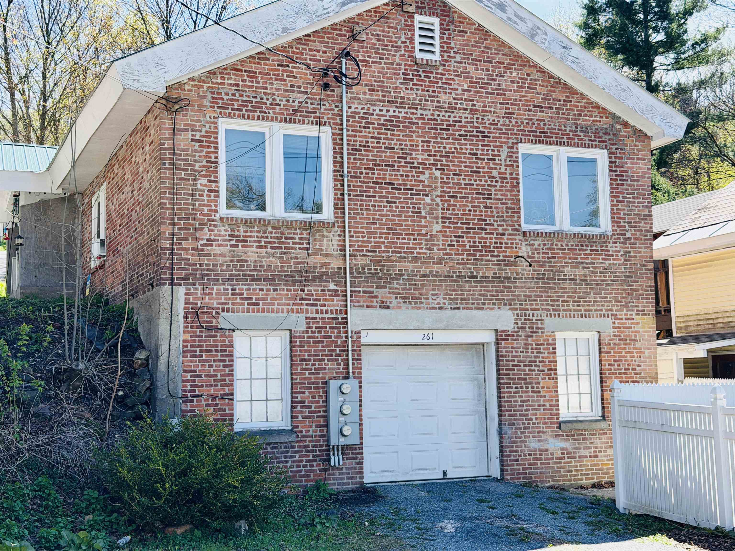 2 Hamlin Avenue Property Photo 1