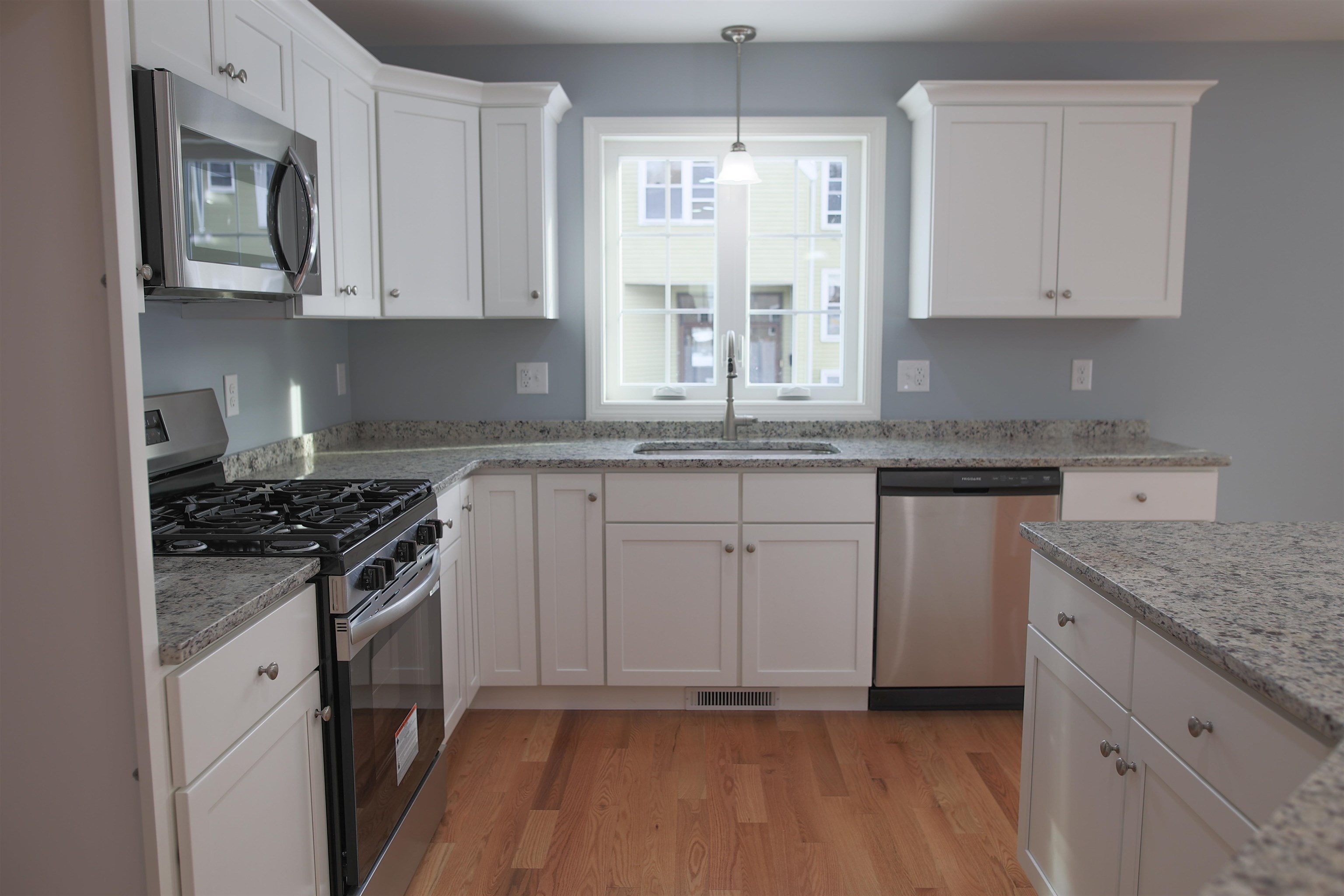 21 Library Street Property Photo 5