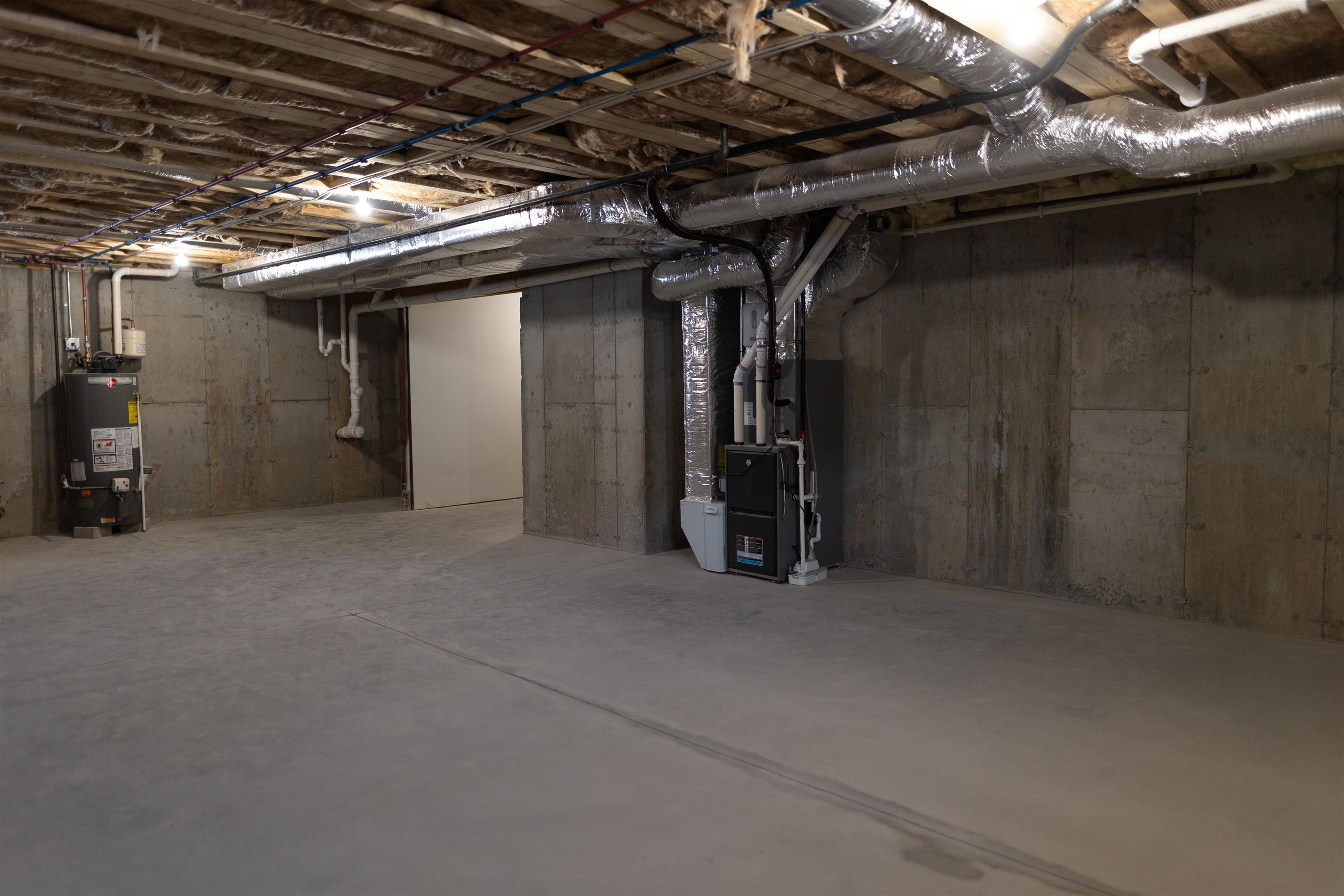 21 Library Street Property Photo 31