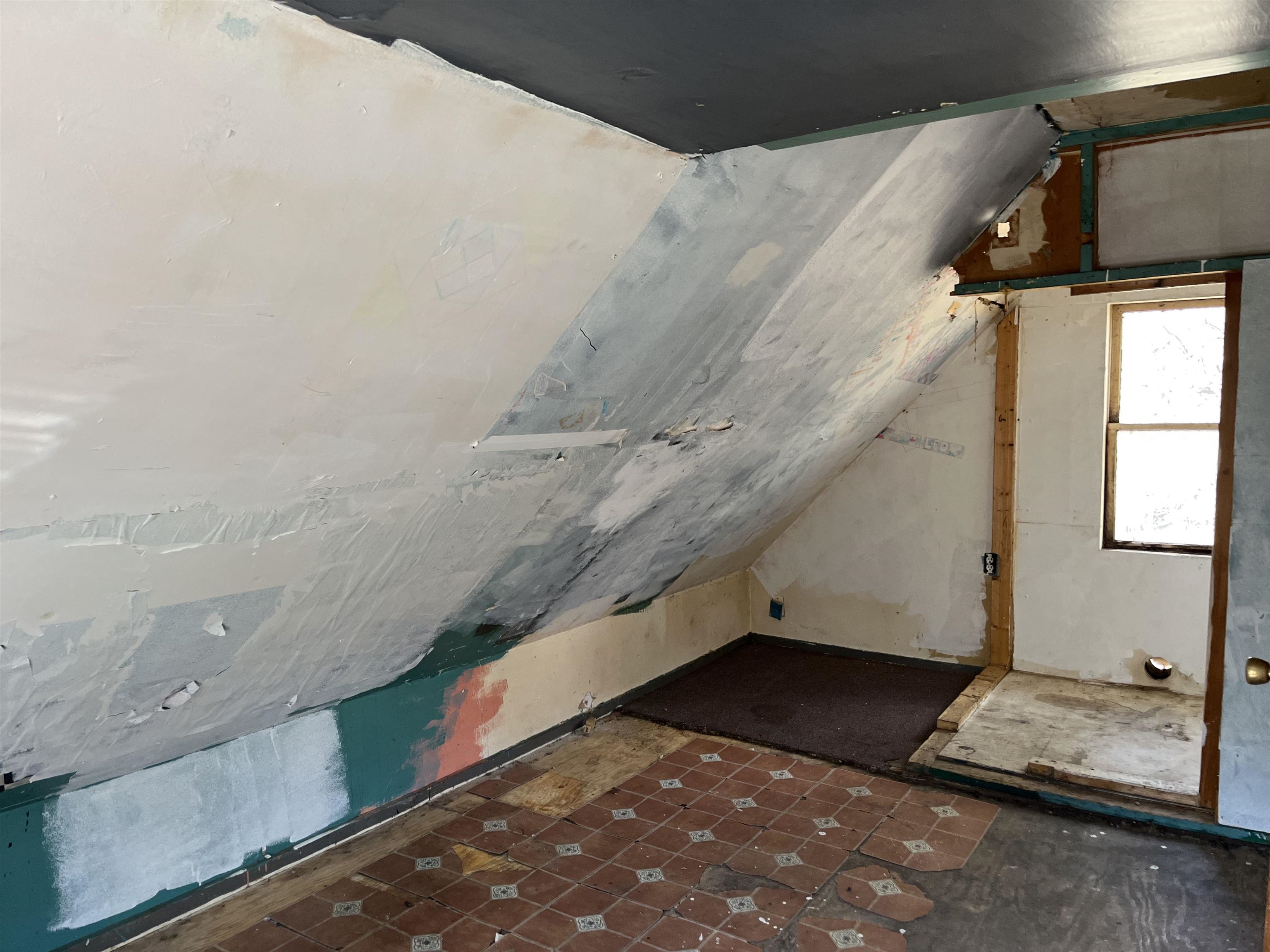 76 Water Street Property Photo 8