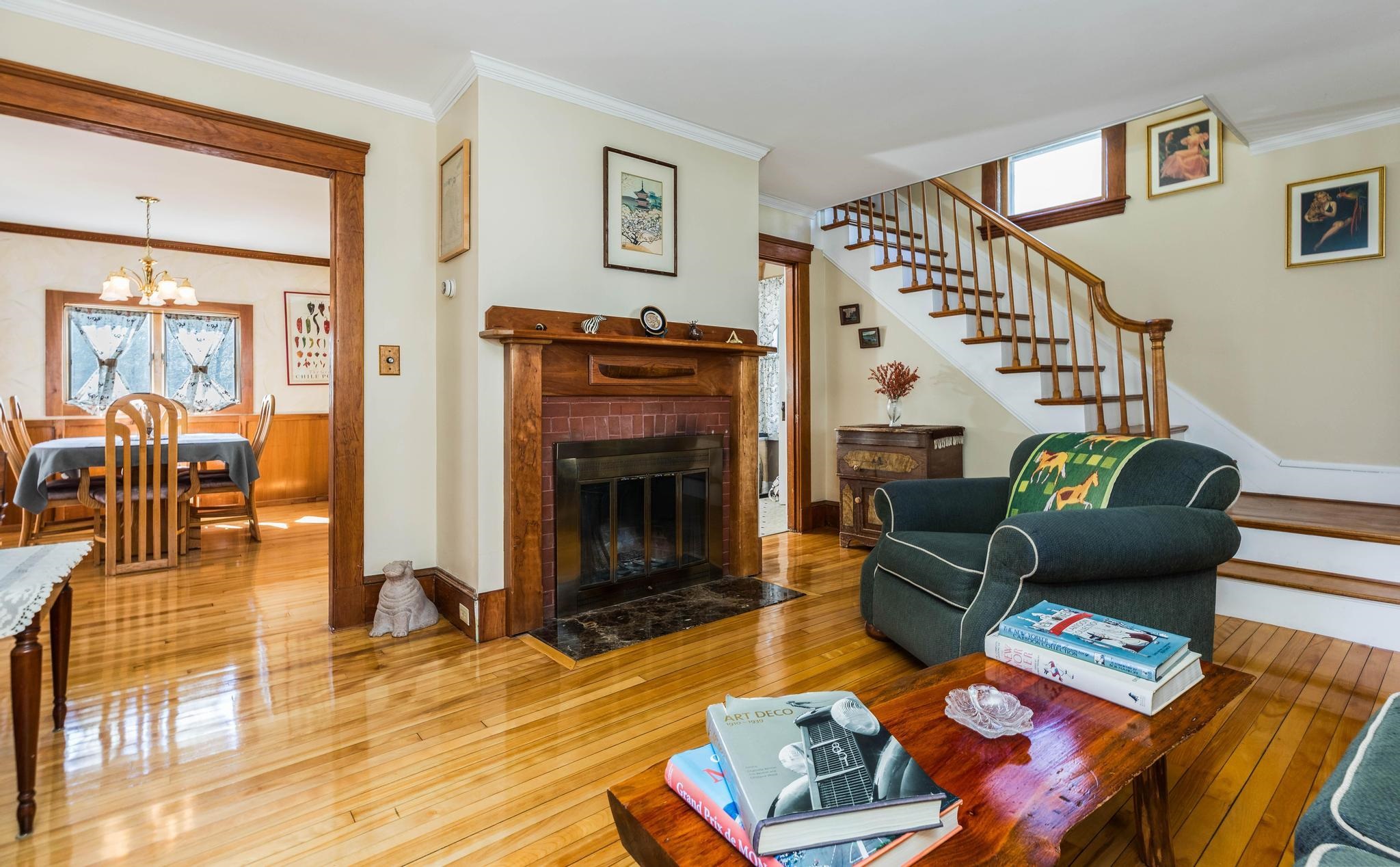 536 Middle Road Property Photo 4