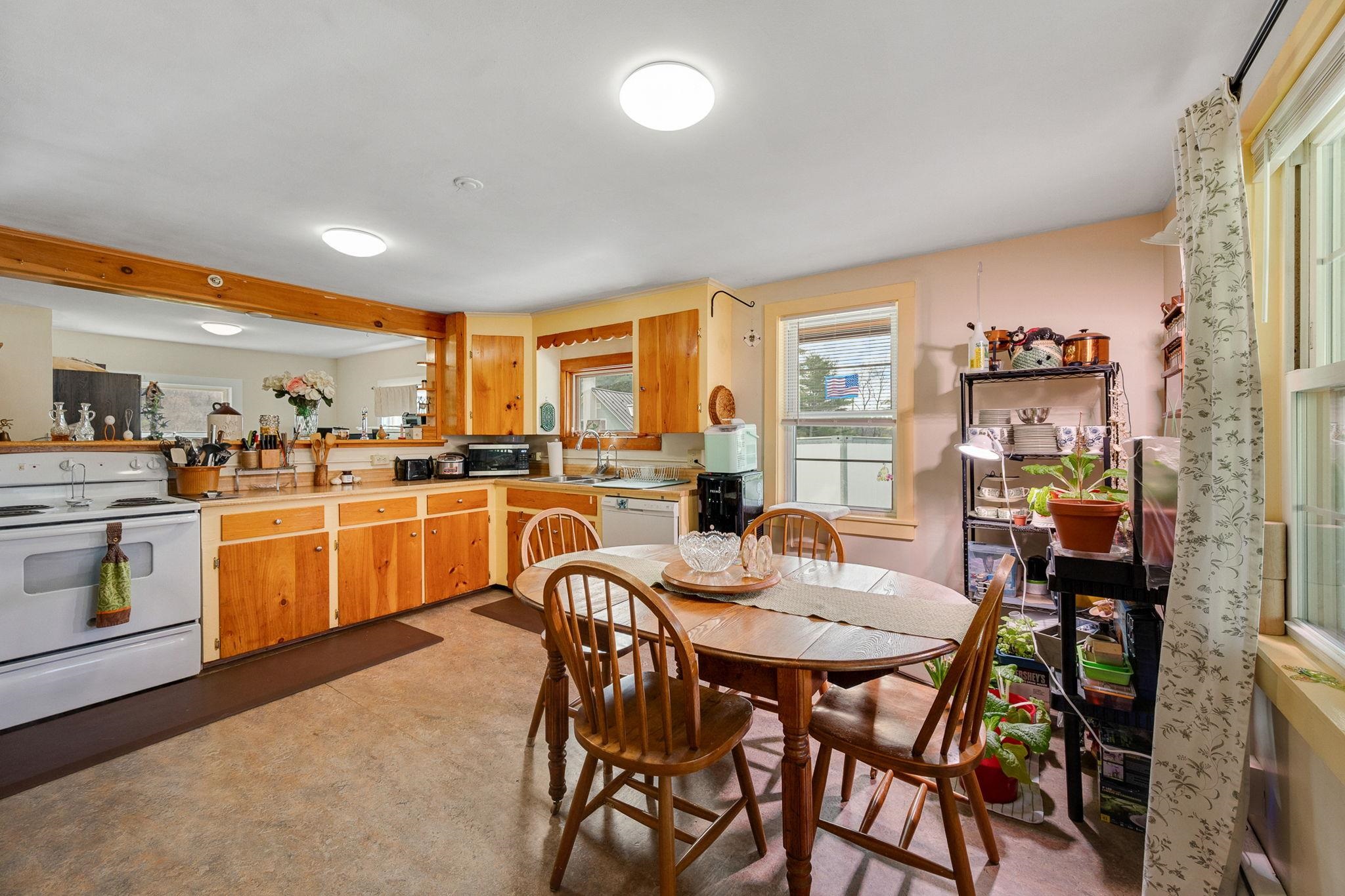 661 Elm Street Property Photo 16