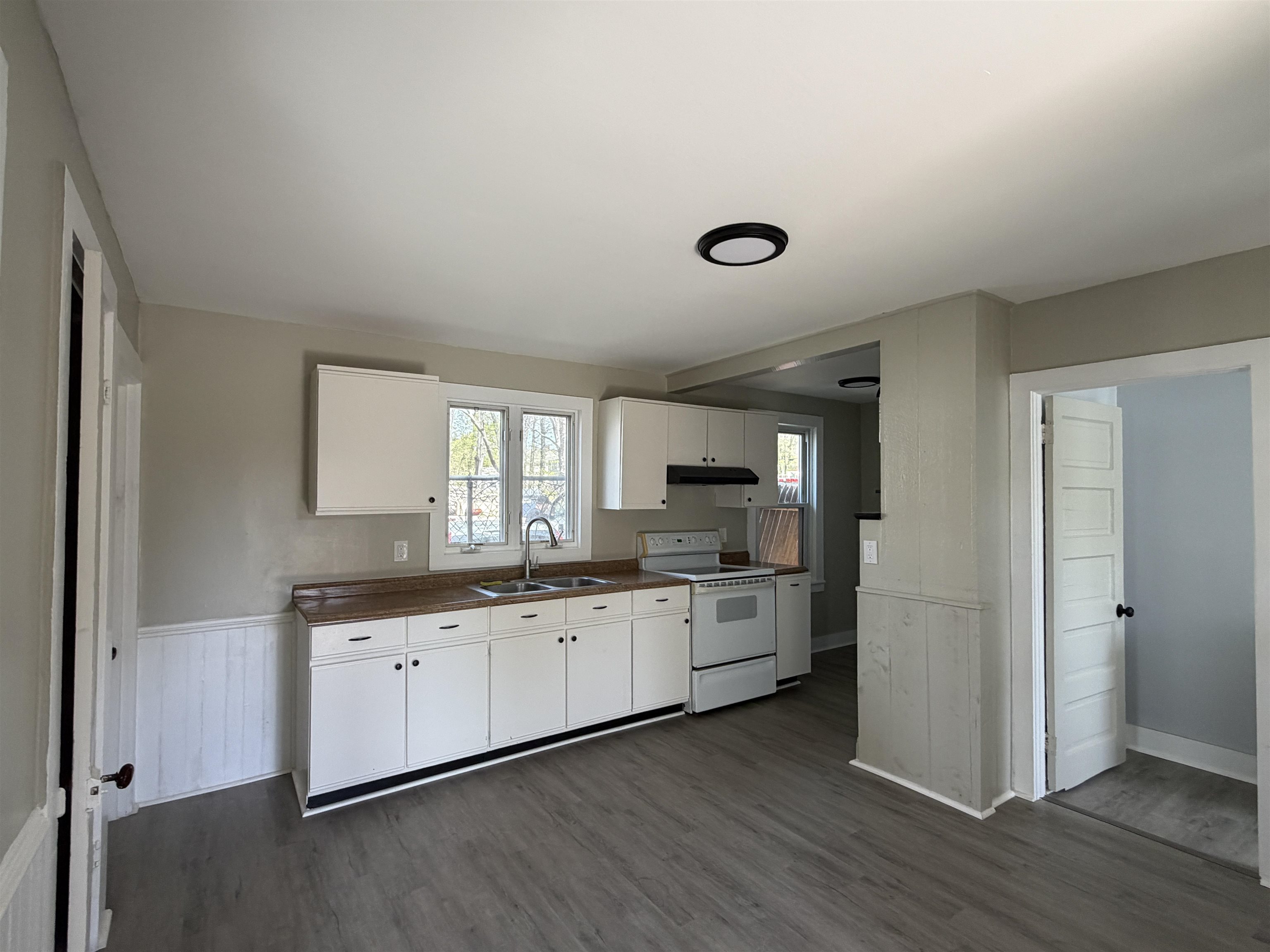 340 Pleasant Street Property Photo 6