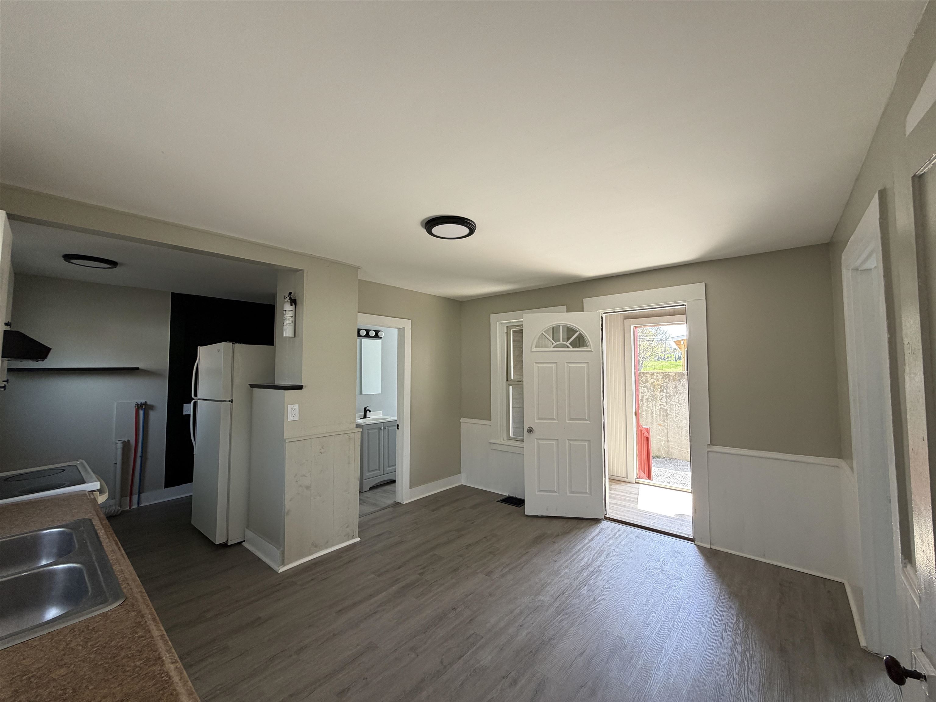 340 Pleasant Street Property Photo 8